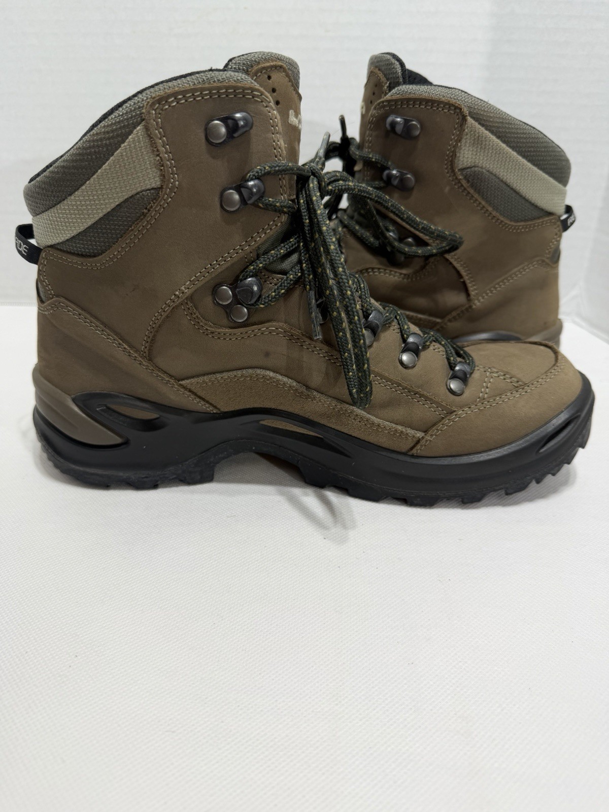 Lowa Women’s Renegade GTX Mid Gore-Tex Hiking Boot shoes, Size 8.5 W (Wide) US