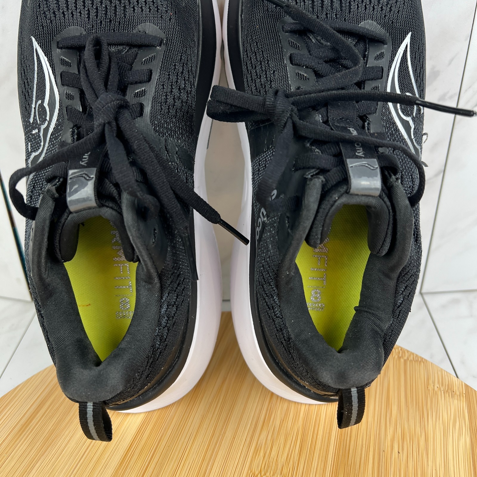 Saucony Guide 18 Womens Size 8 Black White Running Walk Gym Shoes S10998-100