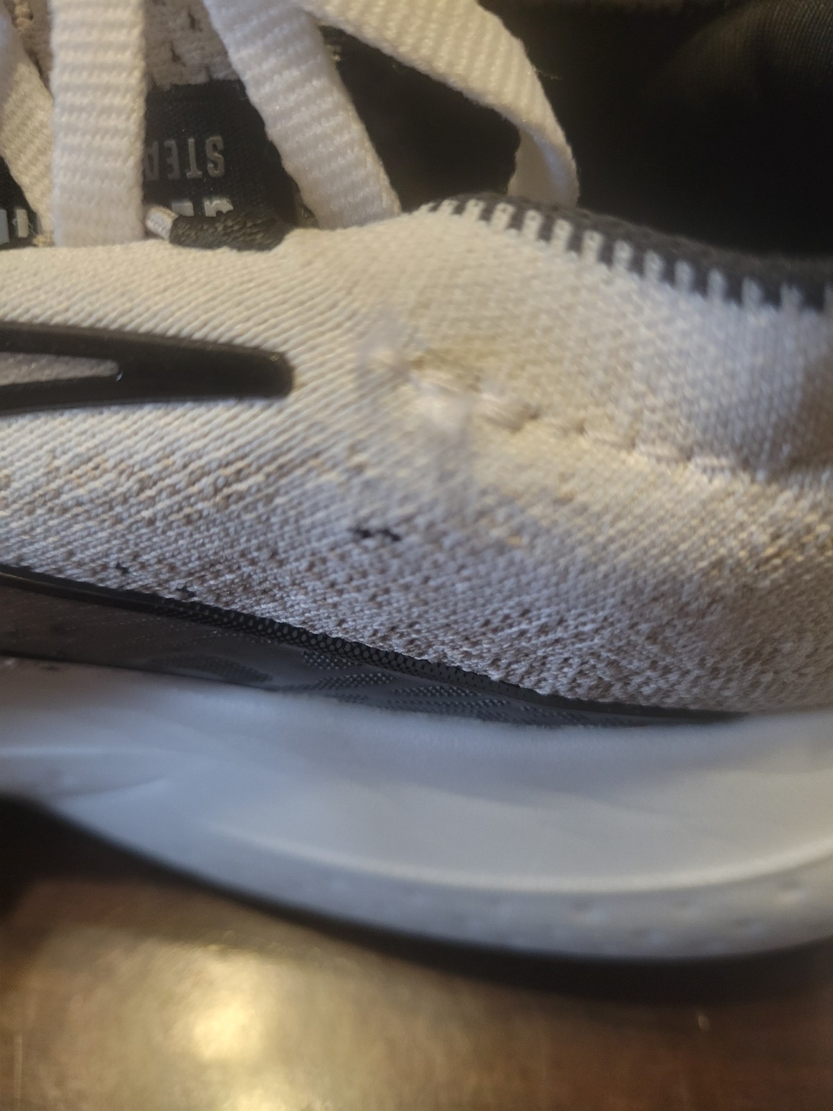 Size 10 – Brooks Glycerin StealthFit 21 White Grey Black W