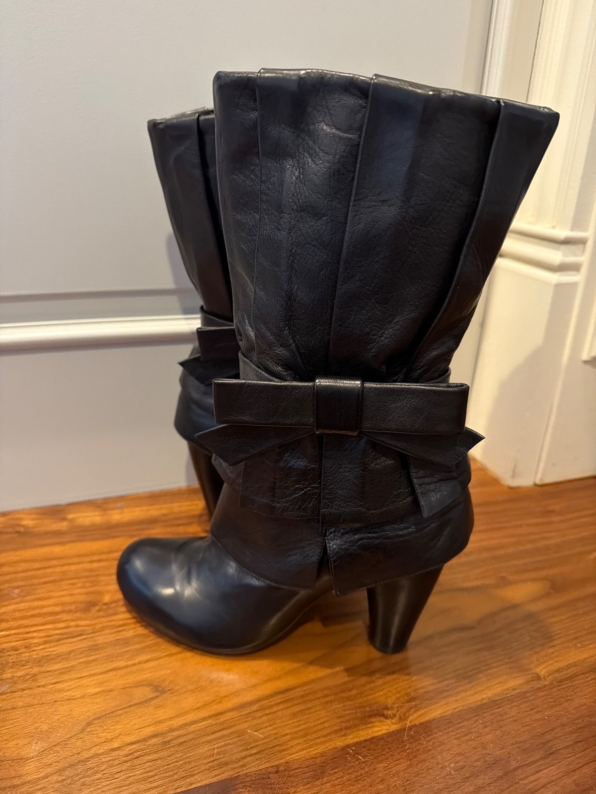 BNIB -CHIE MIHARA LEATHER MID CALF BOOTS IN BLACK PLEATED BOW ACCENT size 39