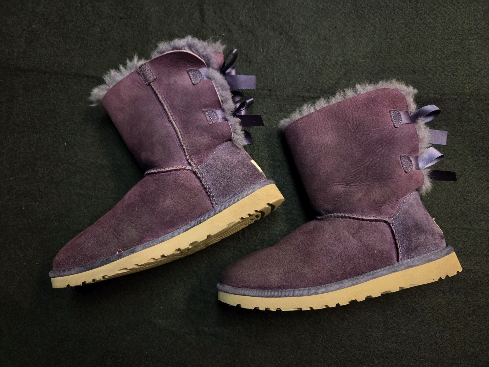 UGG Australia Bailey Bow Boots Purple Suede Size US 6 GREAT Condition FreeSH