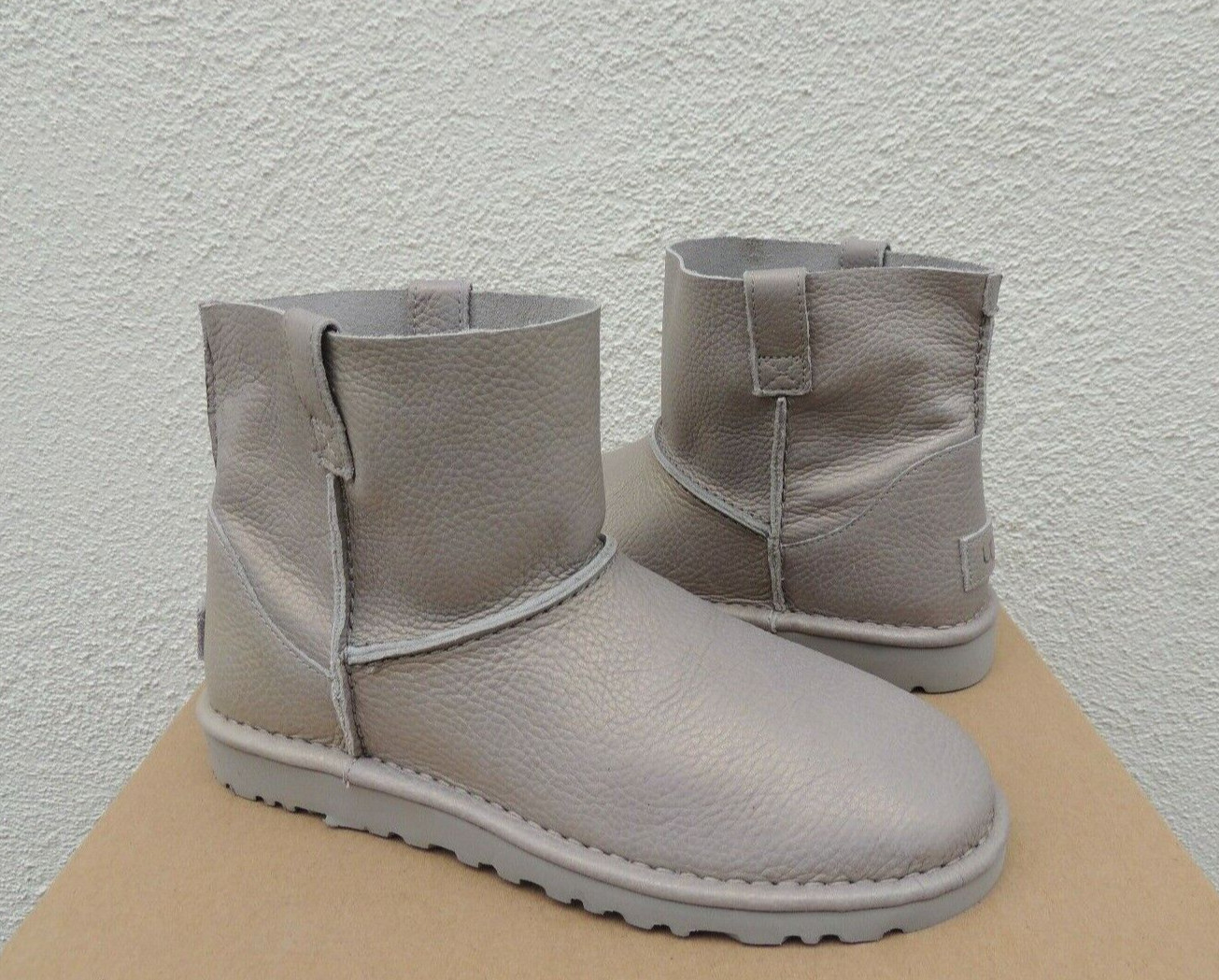 UGG CLASSIC UNLINED METALLIC SILVER LEATHER BOOTS, WOMEN US 6/ EUR 37 ~ NIB