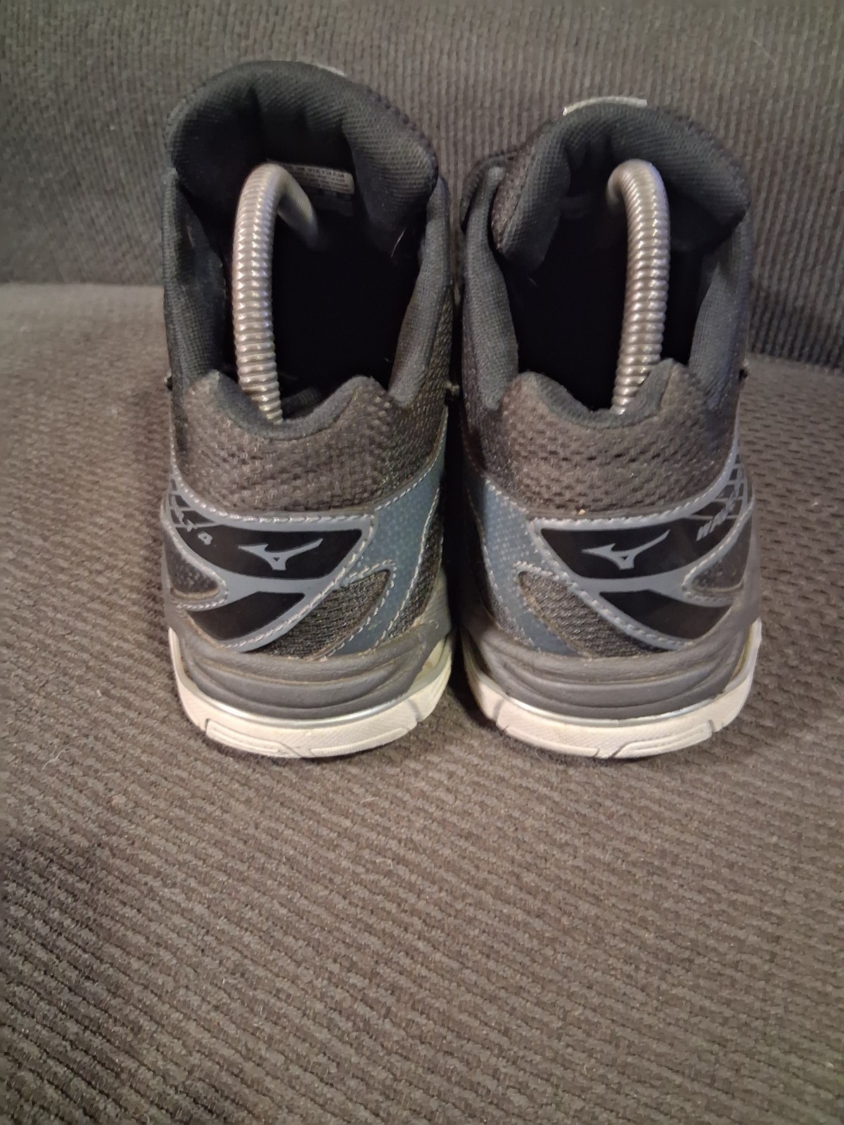 Mizuno Volleyball Shoes Wave Bolt 4 Womens Size 9.5 Sneakers Black Gray Silver