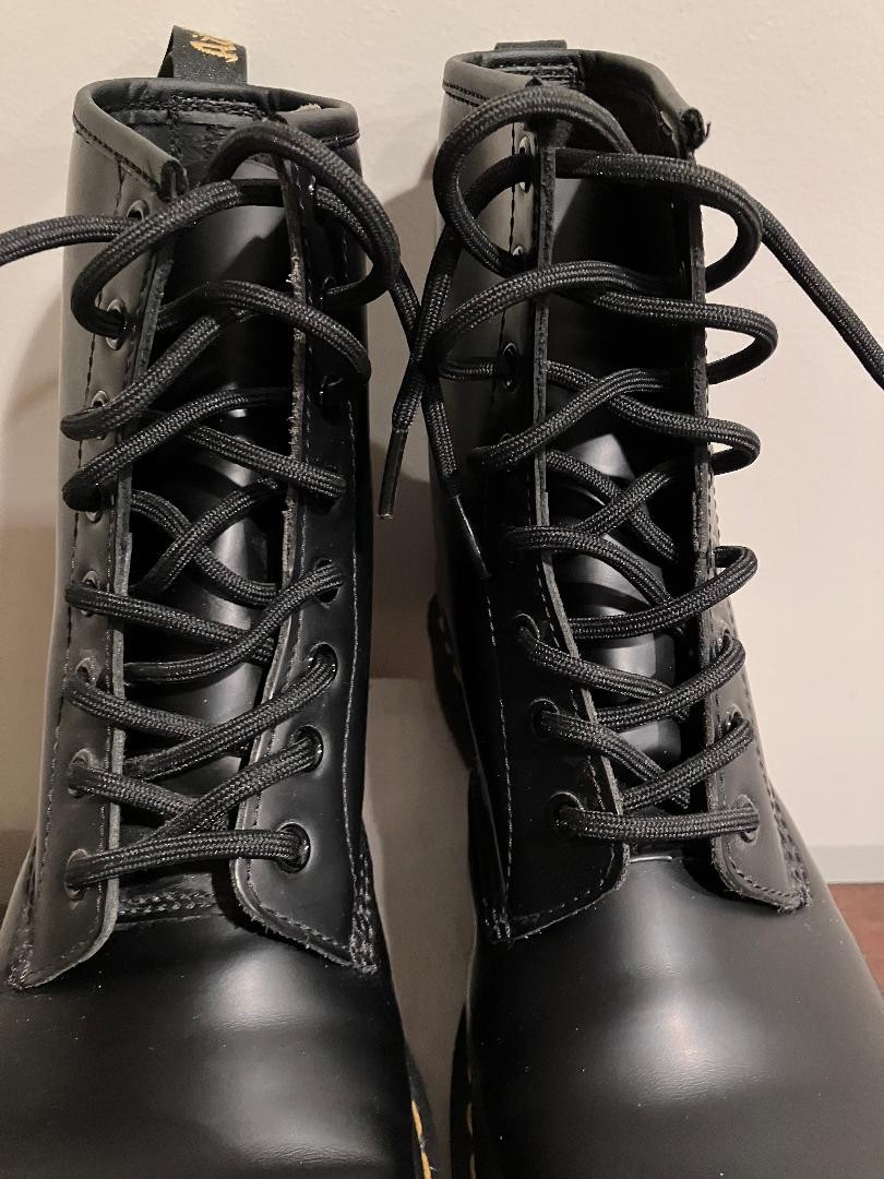 DR. MARTENS Women’s Size 10 Black Smooth Leather 8-Eye Lace Up Boots 1460W New!