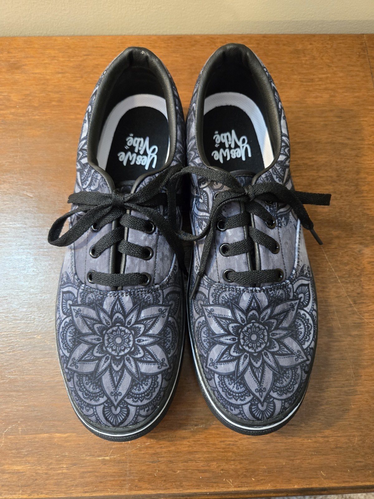 Women’s Yes We Vibe Shoes Grey Boho Mandala Black Sole US 9 EU40 Street Vibe New