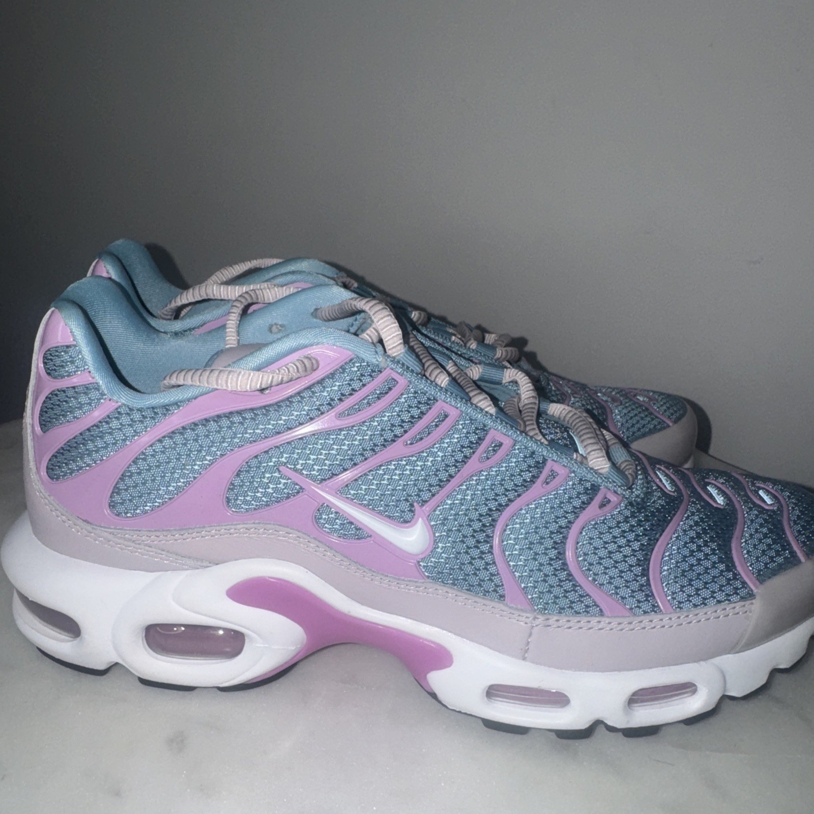 Nike Air Max Plus TN Women’s Size 7.5 Sneakers Teal Purple Rare Colorway
