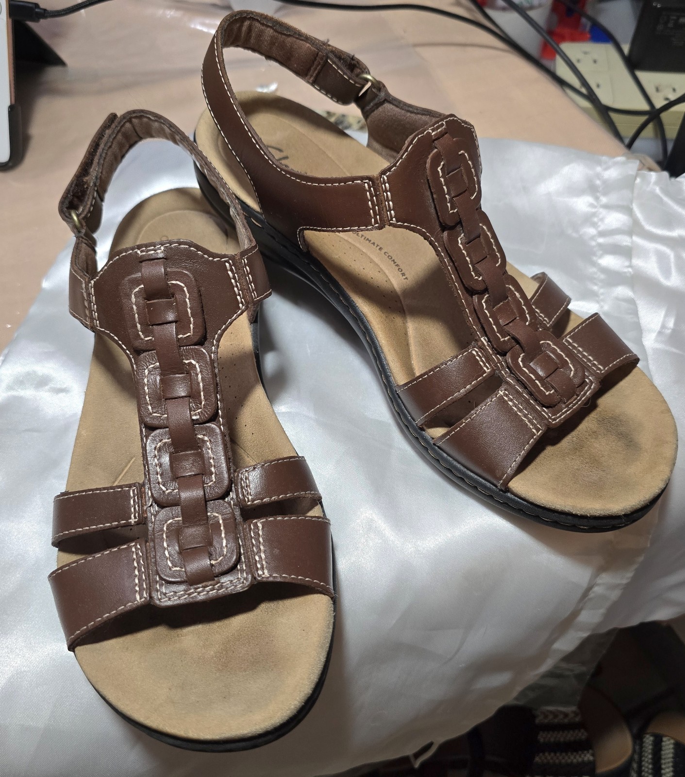 Clarks Laurieann Kay Women’s T-Strap Slingback Sandals, Brown Leather, Size 8.5
