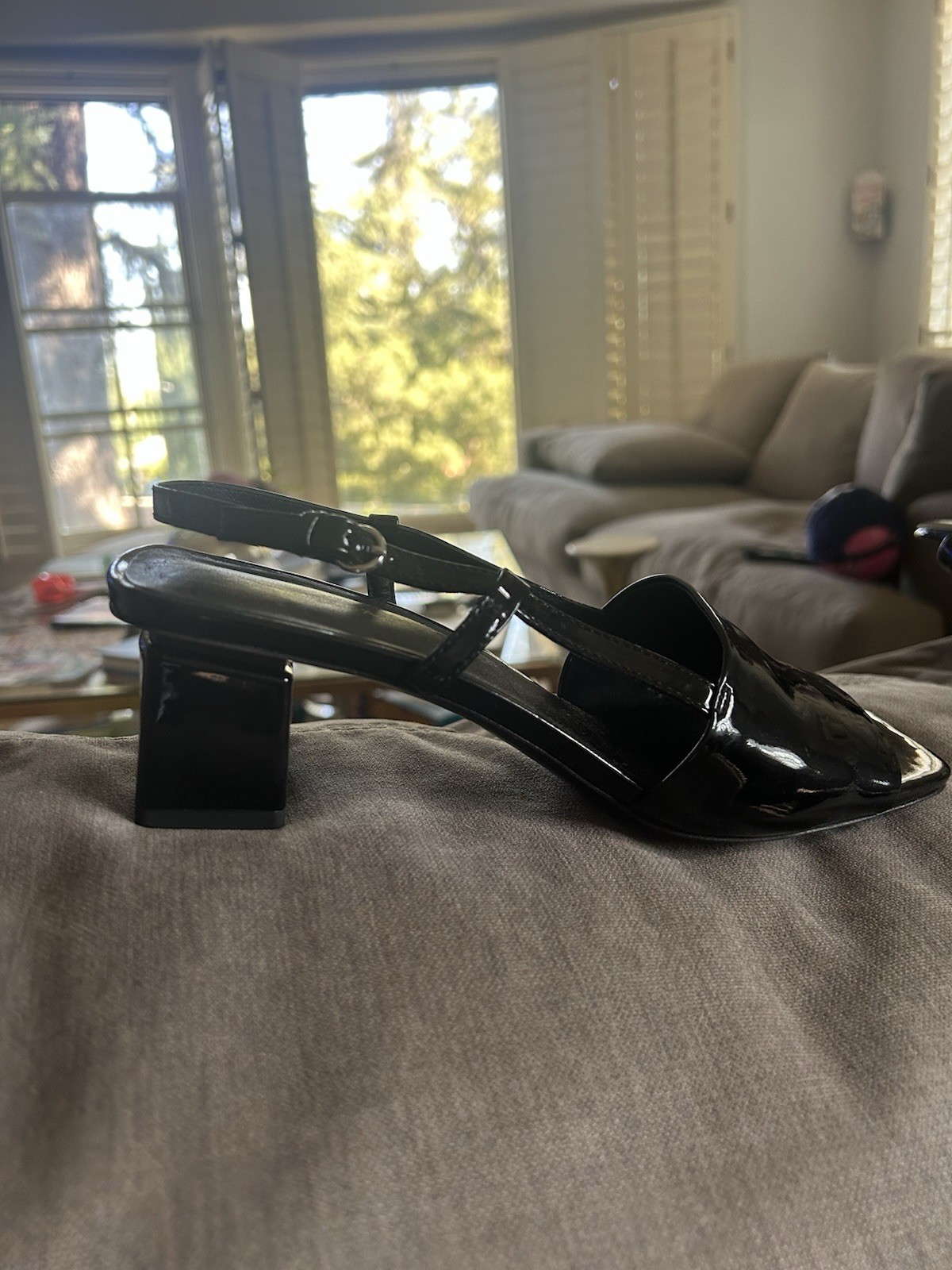 7.5 Via Spiga Patent Leather Block Sandals Black