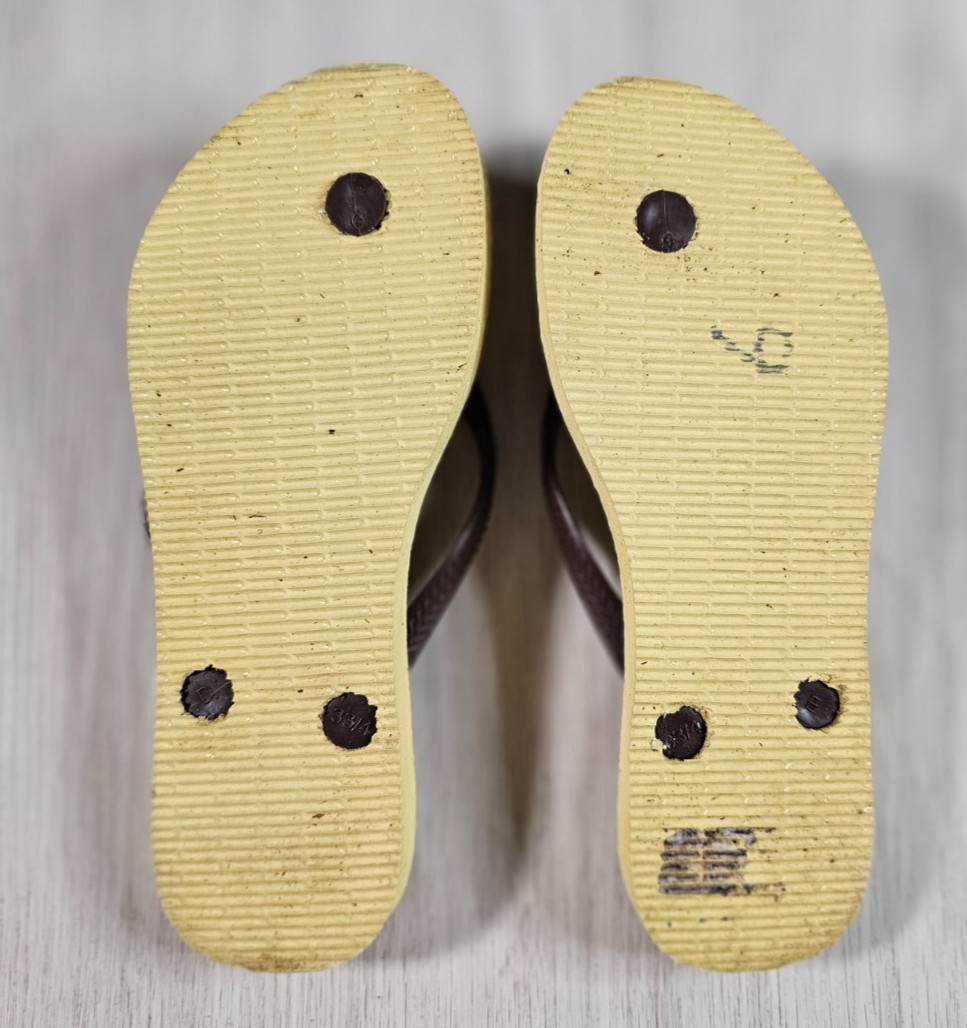 Havaianas Flip Flops Metallic Gold- Safari US Women Sz 6- USA 3/4Y EUR 33-34