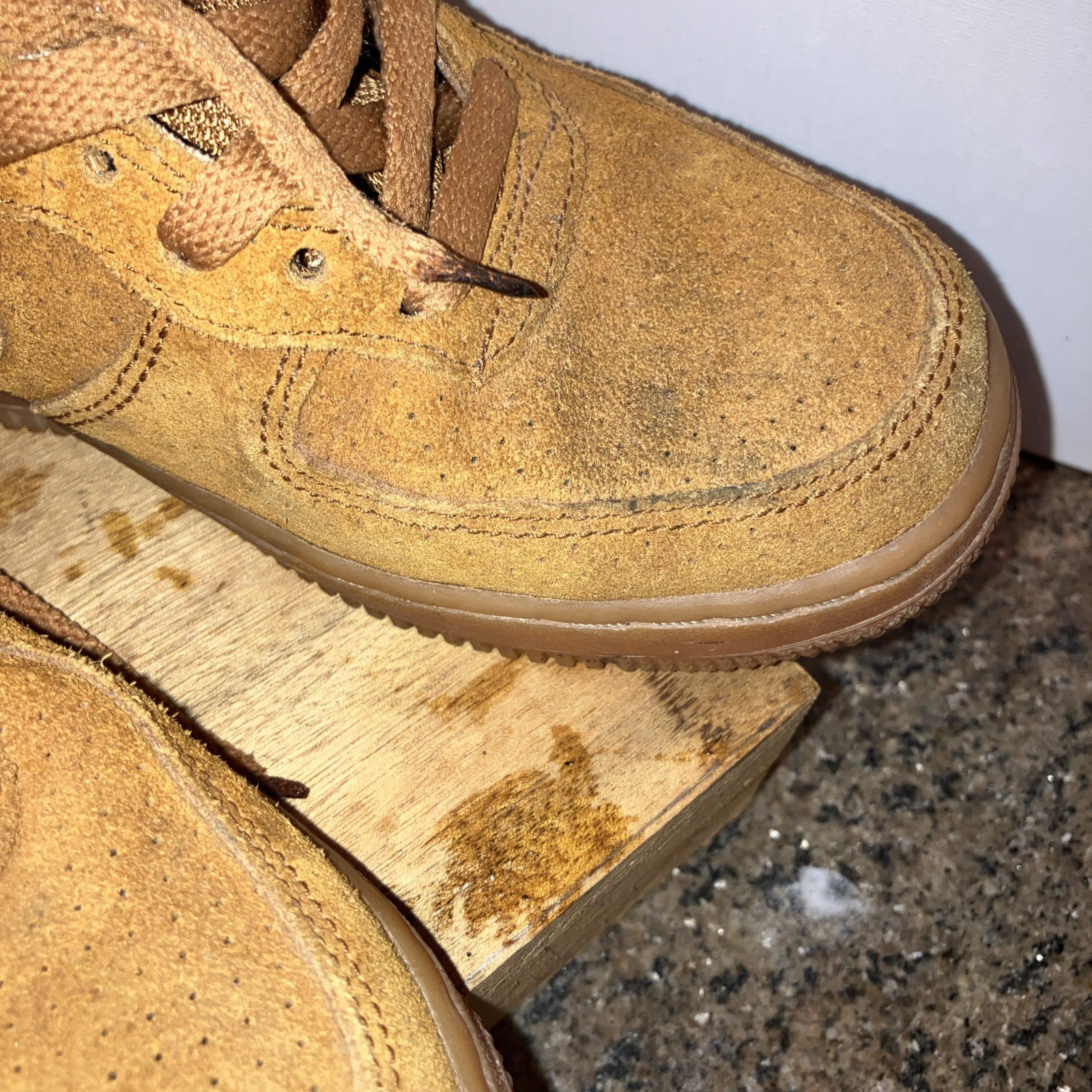 Nike Air Force 1 High Suede Womens 7.5 Brown Tawny Wheat Gum 749266-201