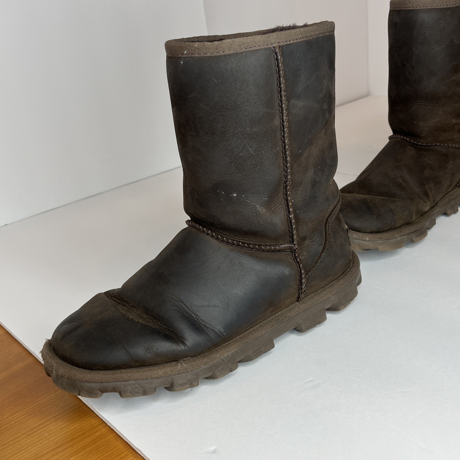 UGG 1111513 ESSENTIAL DARK BROWN SHEARLING LEATHER WOMENS USA 8 BOOTS