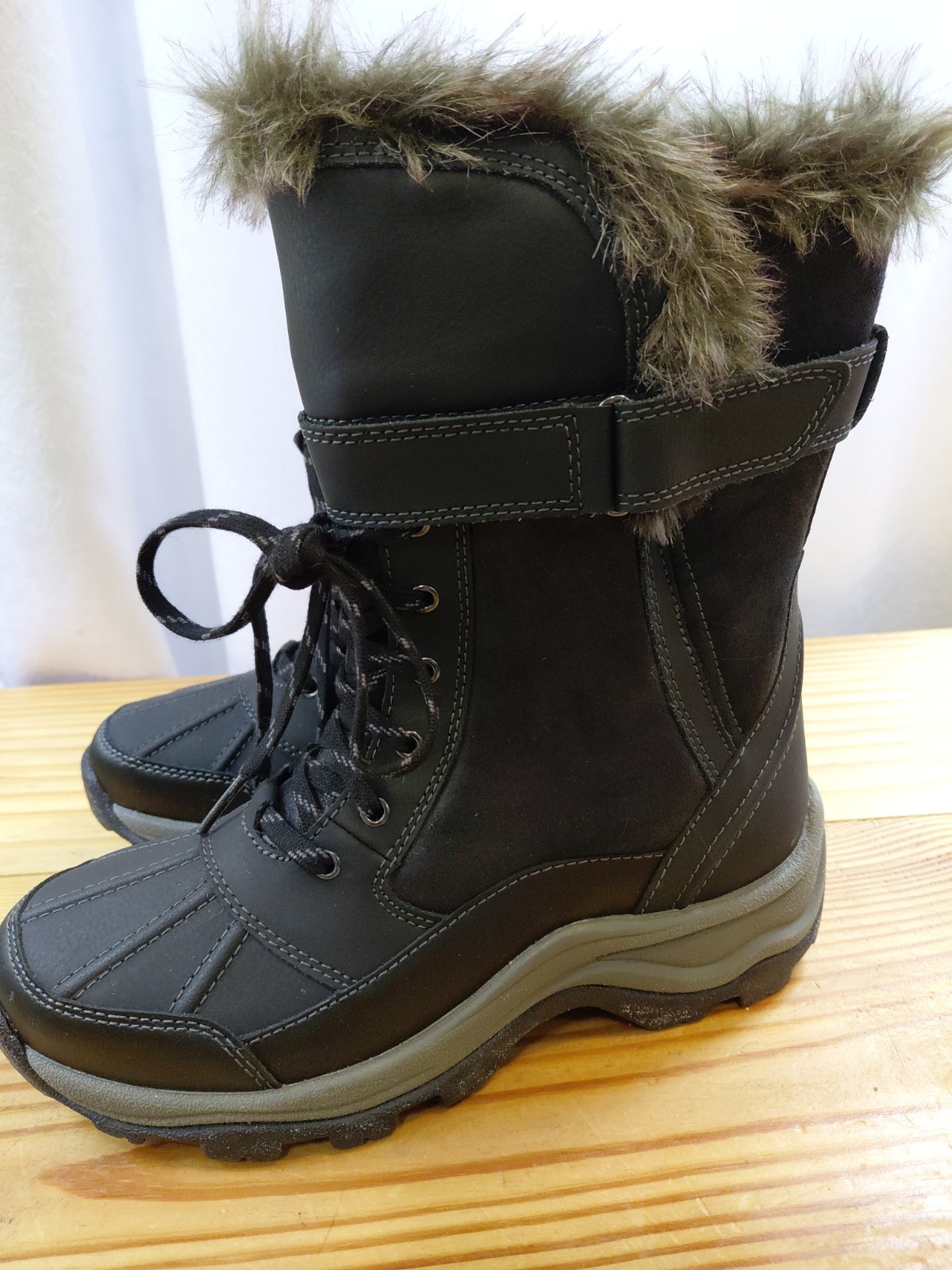 Clarks Mazlyn West Water Resistant Black Leather Fur Winter Boots Size 6.5 New