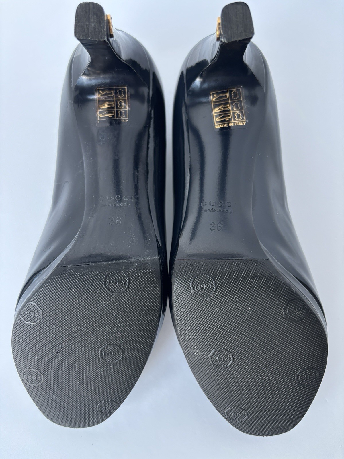 Gucci Dark Navy Patent Leather Round Toe Stiletto Pumps US 6 EU 36 GG Heel