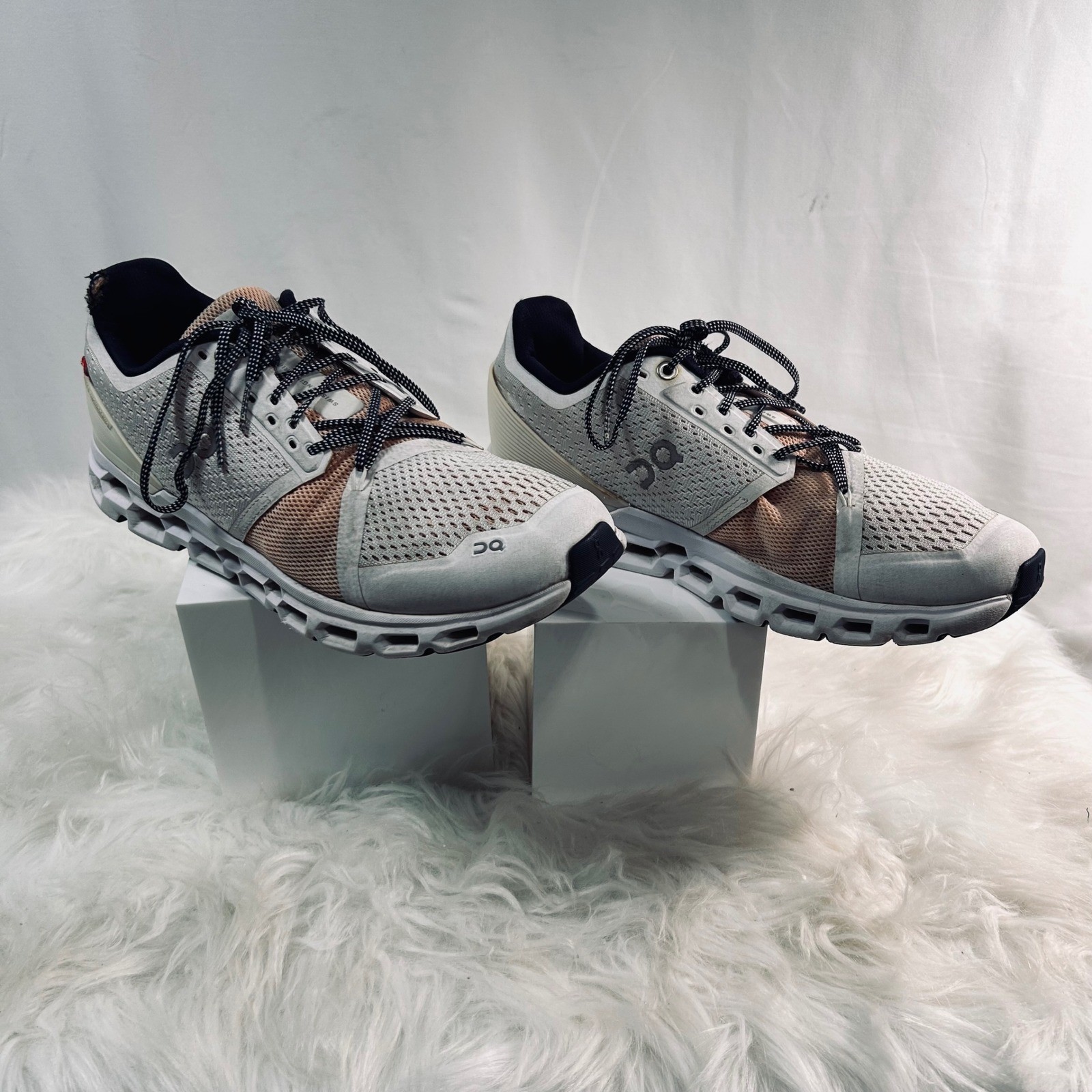 On Cloud Cloudflyer Womens Running Shoes White Sand Navy 29.99771 Size 9