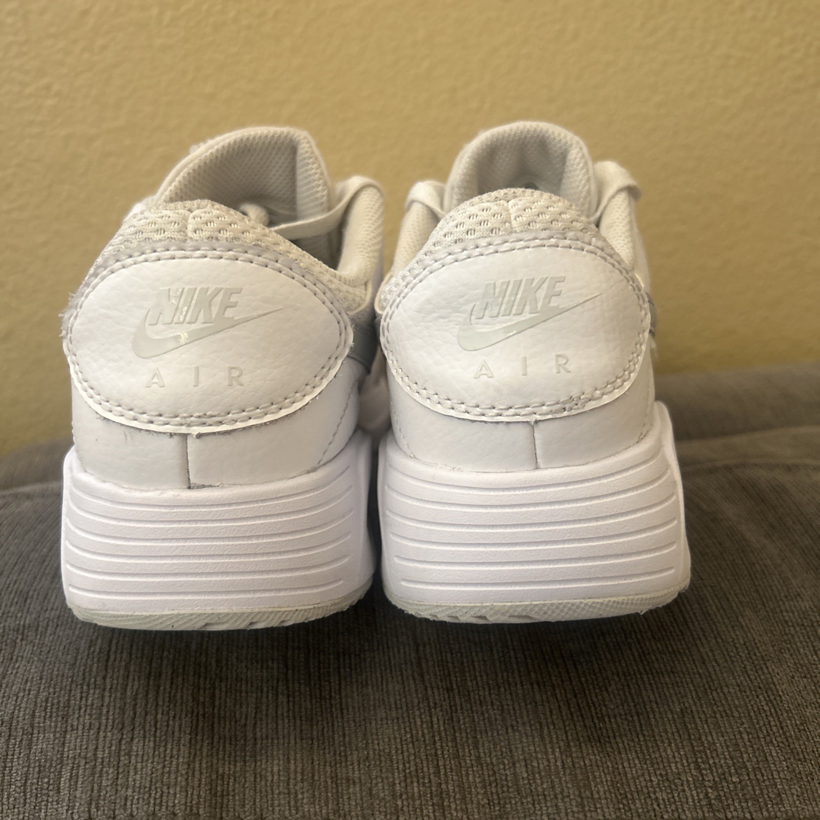 Nike Air Max SC Women’s Sneaker CW4554-100 US Size 6.5 White / Metallic Platinum