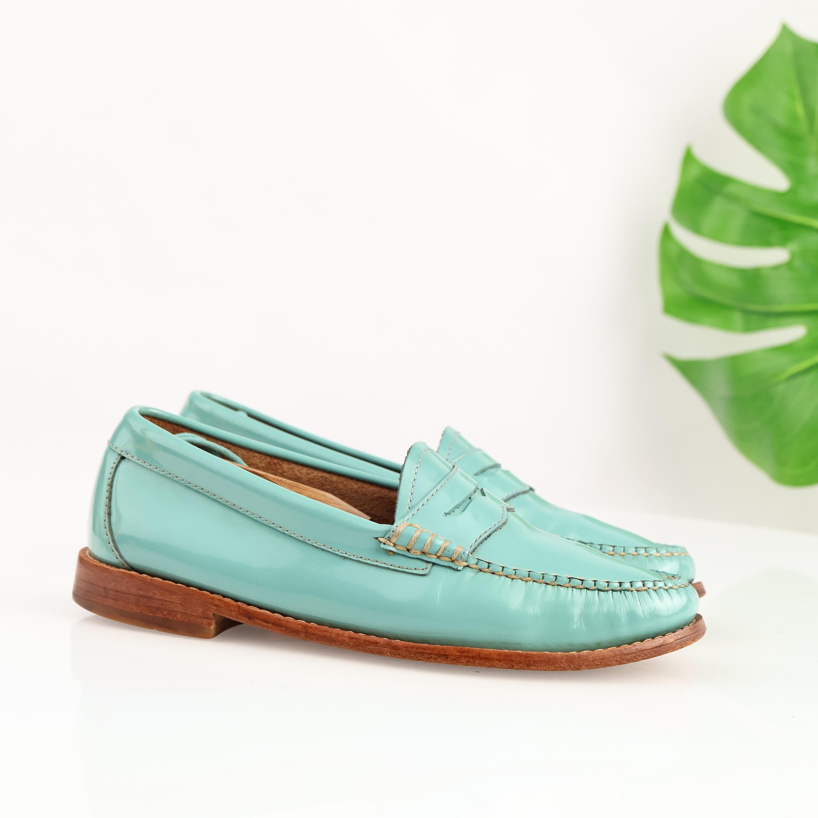 GH Bass Weejuns Womens Penny Loafers Size 6 Turquoise Aqua Patent Flat Moc Shoes