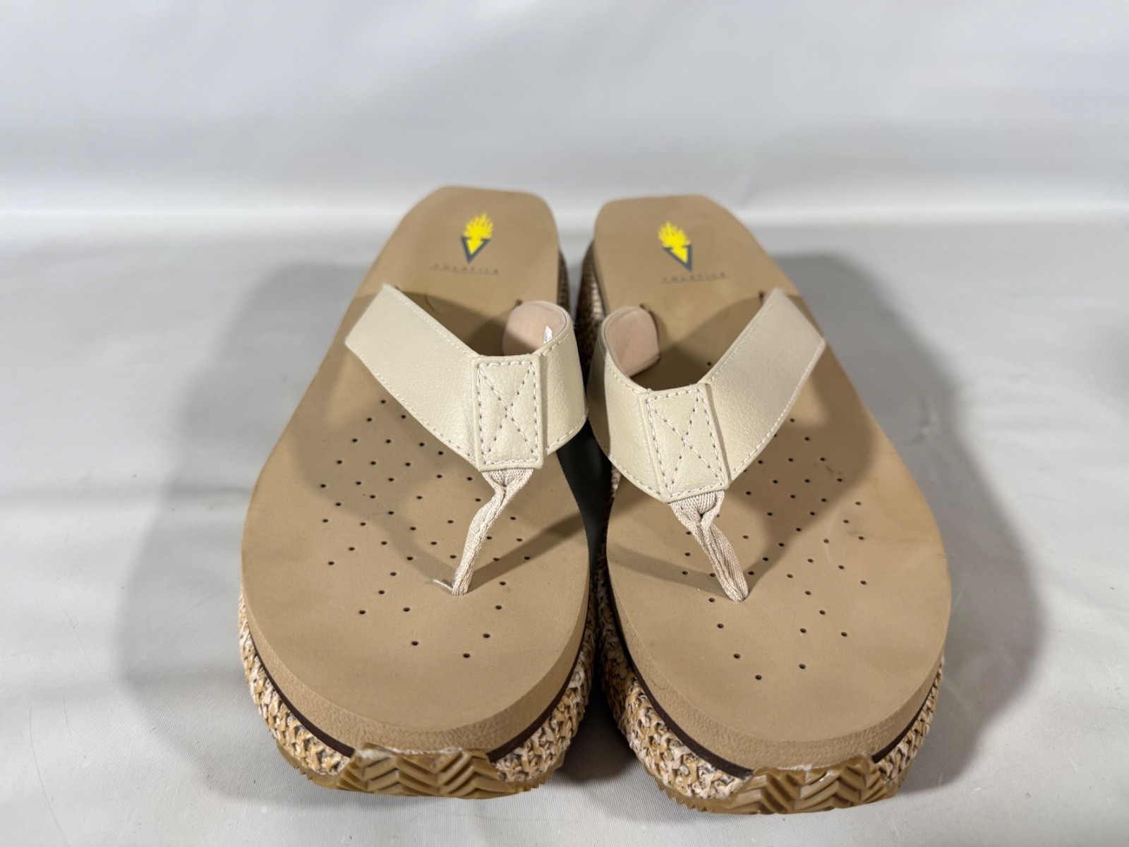Volatile Island 2 Platform Wedge Sandals Slides Womens Sz 9 Raffia Thong Cream n