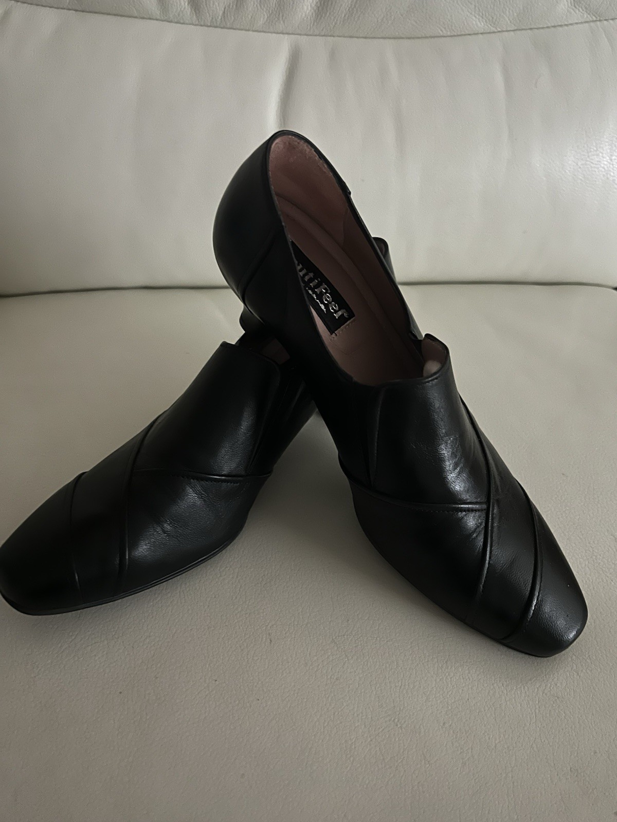 Beautifeel Rosalind Black Leather Pumps Made In Israel Women’s Sz 37