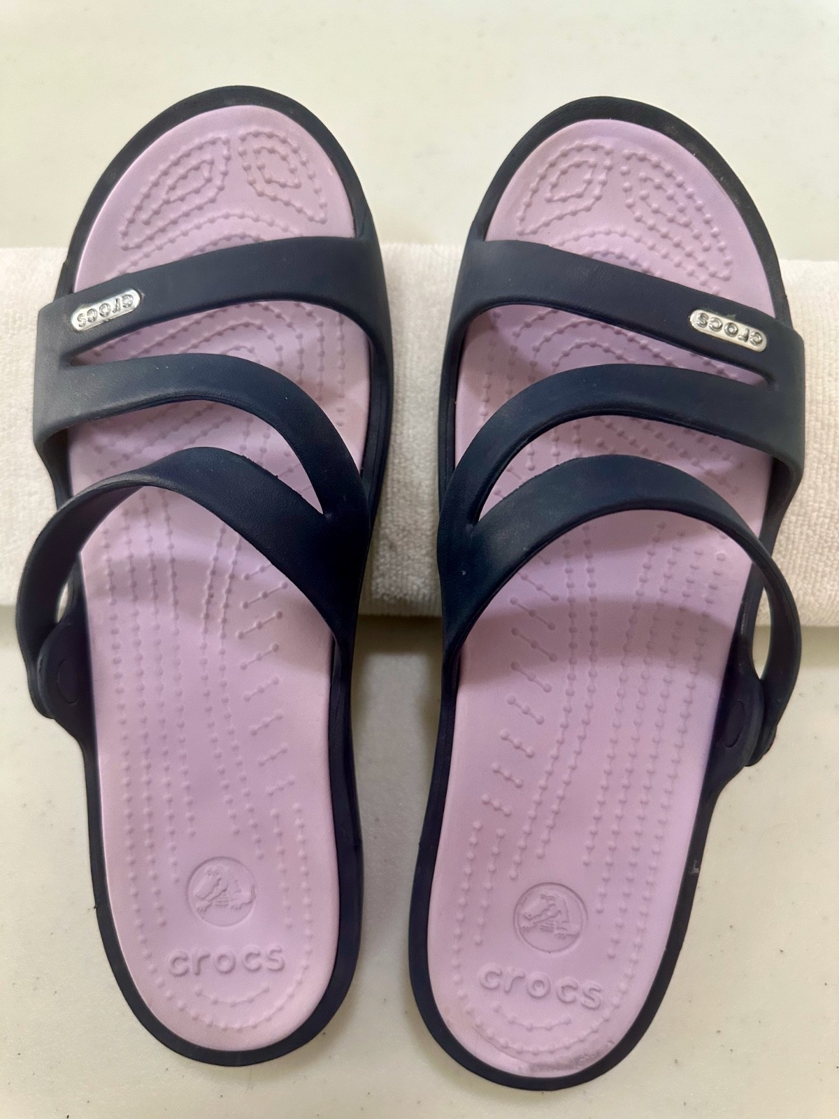 CROCS Size 8 Comfort SANDALS Navy BLUE & Lavender STRAPPY Sandals KADEE II Women