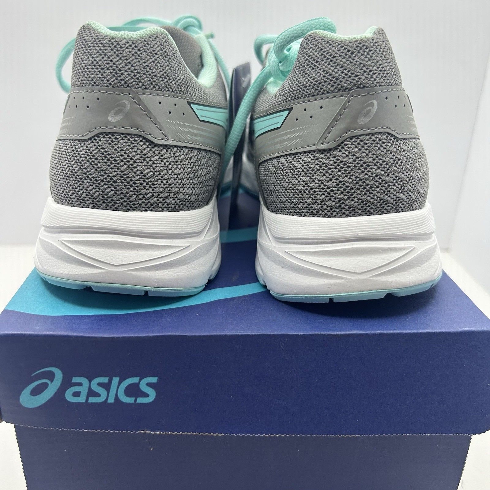 New In Box ASICS Gel-Contend 4 , Unworn & Excellent Condition + FAST Shipping!