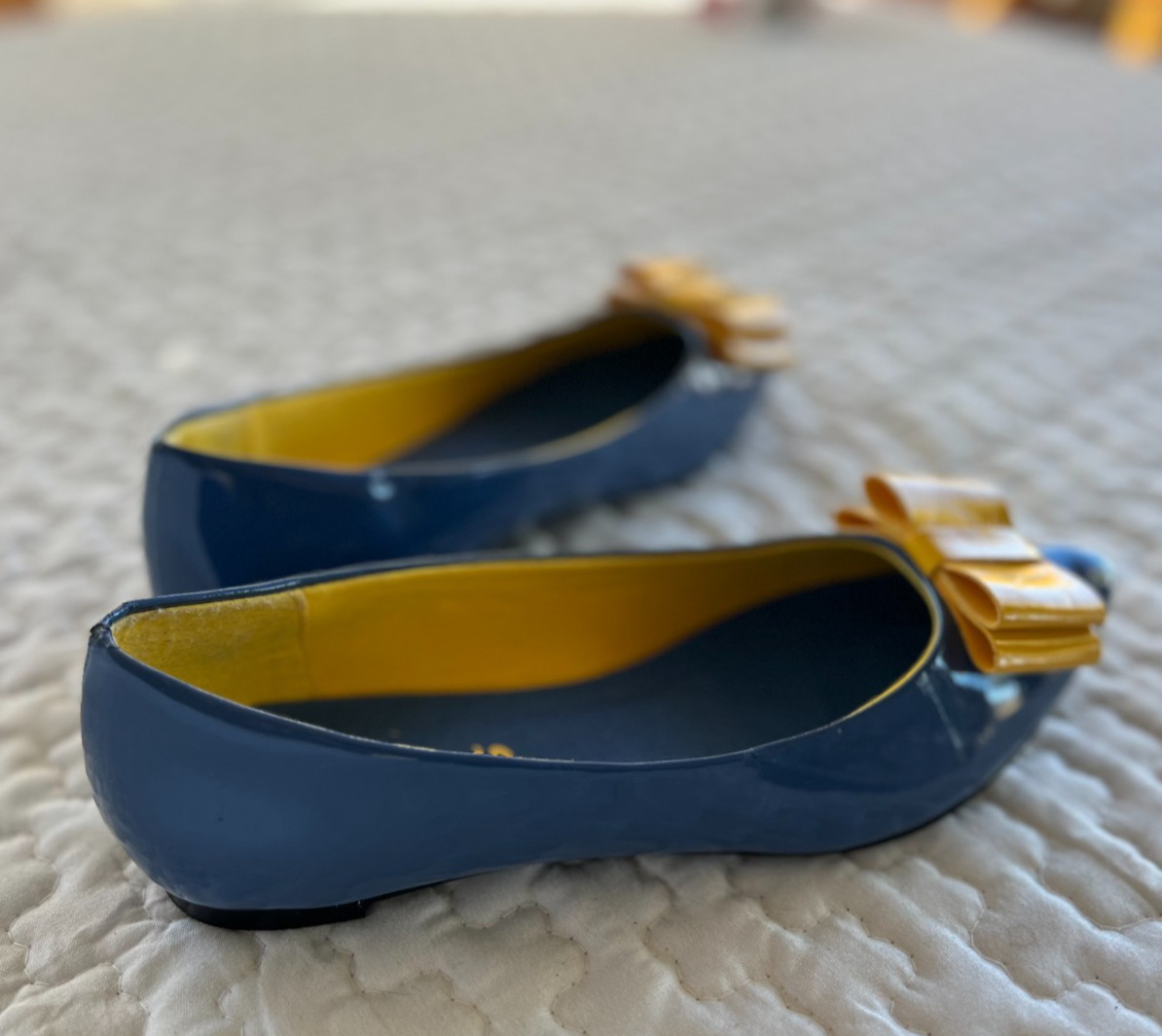 Restricted Navy Blue Yellow Bow Pointed Toe Flats Size 6 Women’s Patent Slip-On
