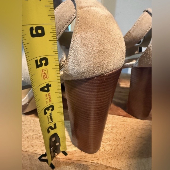 Women’s Michael Kors Tan zip front heels size 11