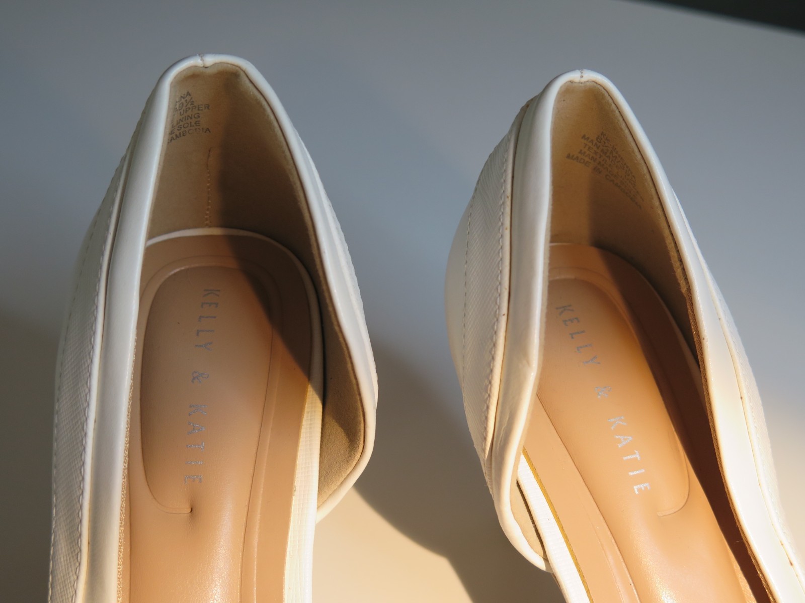 Kelly & Katie white pointed-toe d’Orsay cutout heels pumps Size 8.5M