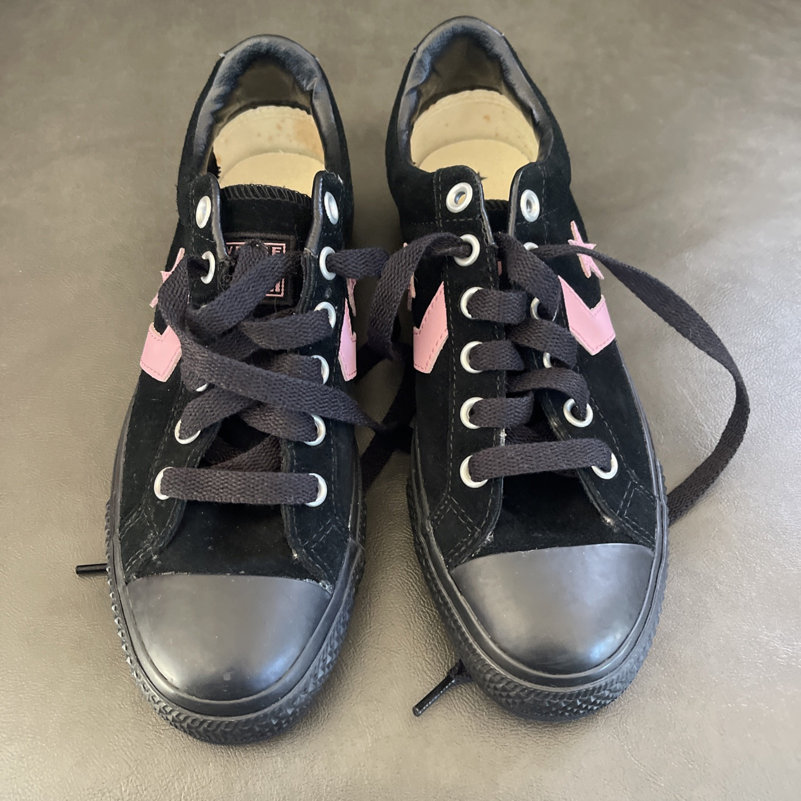 Converse Pink Star Low-Top Shoes. Black And Pink. Men’s 7. Women’s 9. New