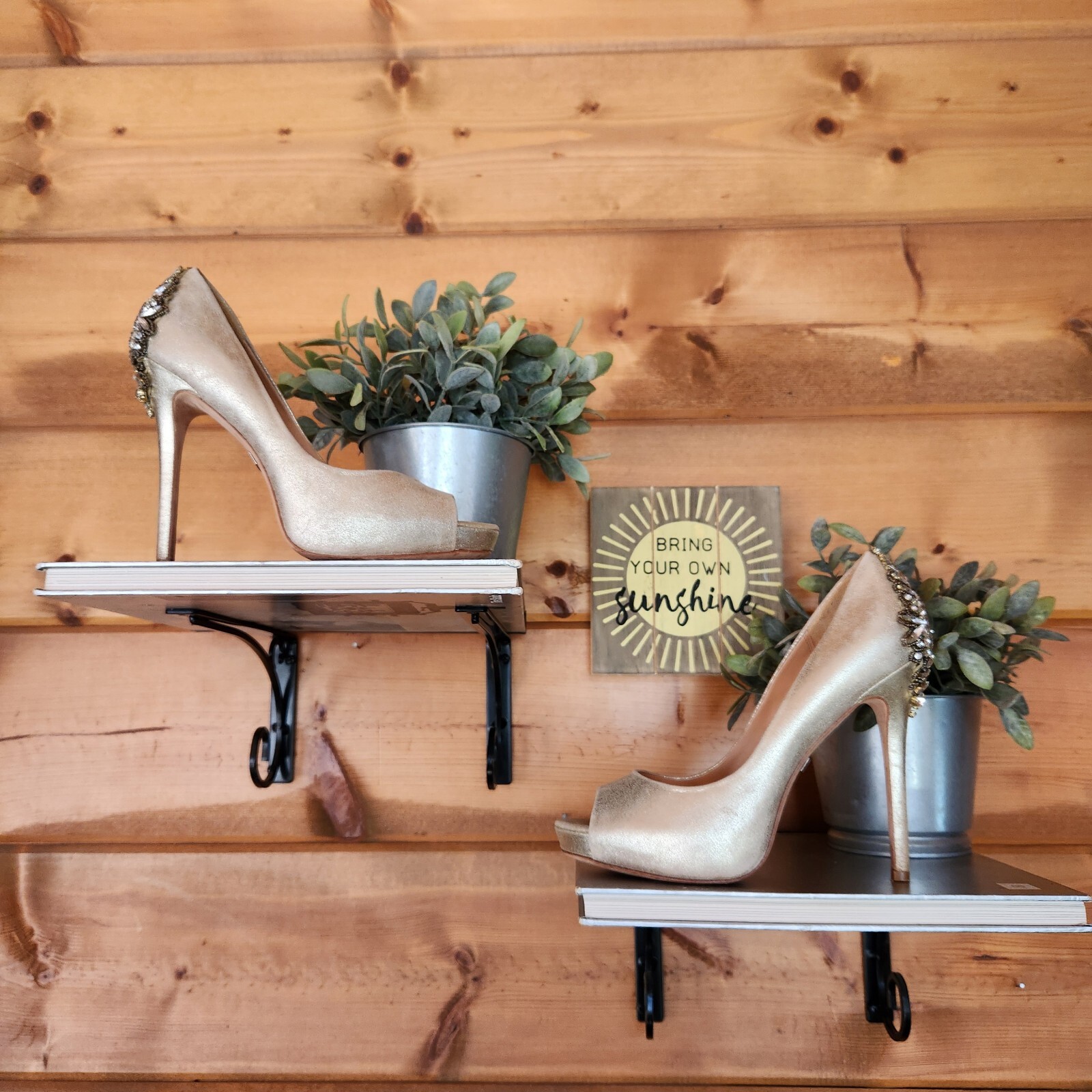Badgley Mischka Kiara Crystal Embellish Peep Toe Pump Satin Leather Heels Sz 8 M