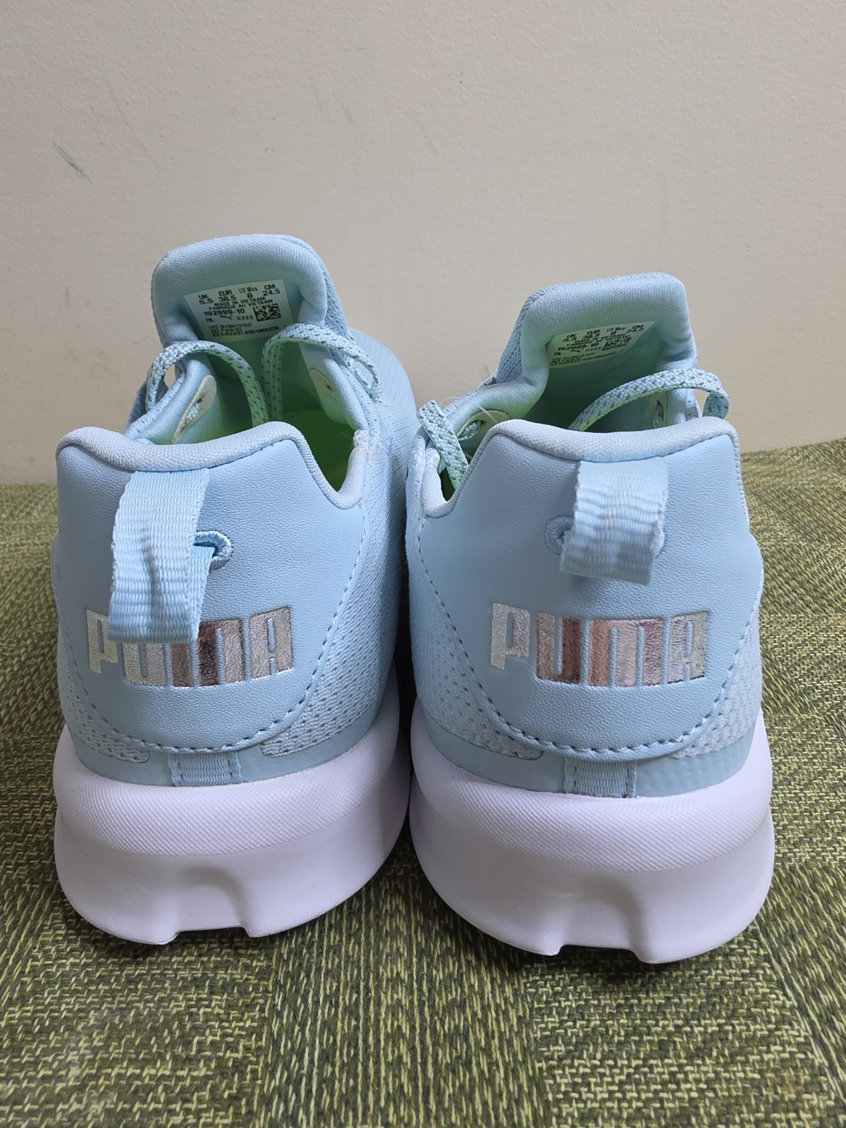 PUMA Light Blue Lace Up Memory Foam Golf Shoes. Ladies Sz 8