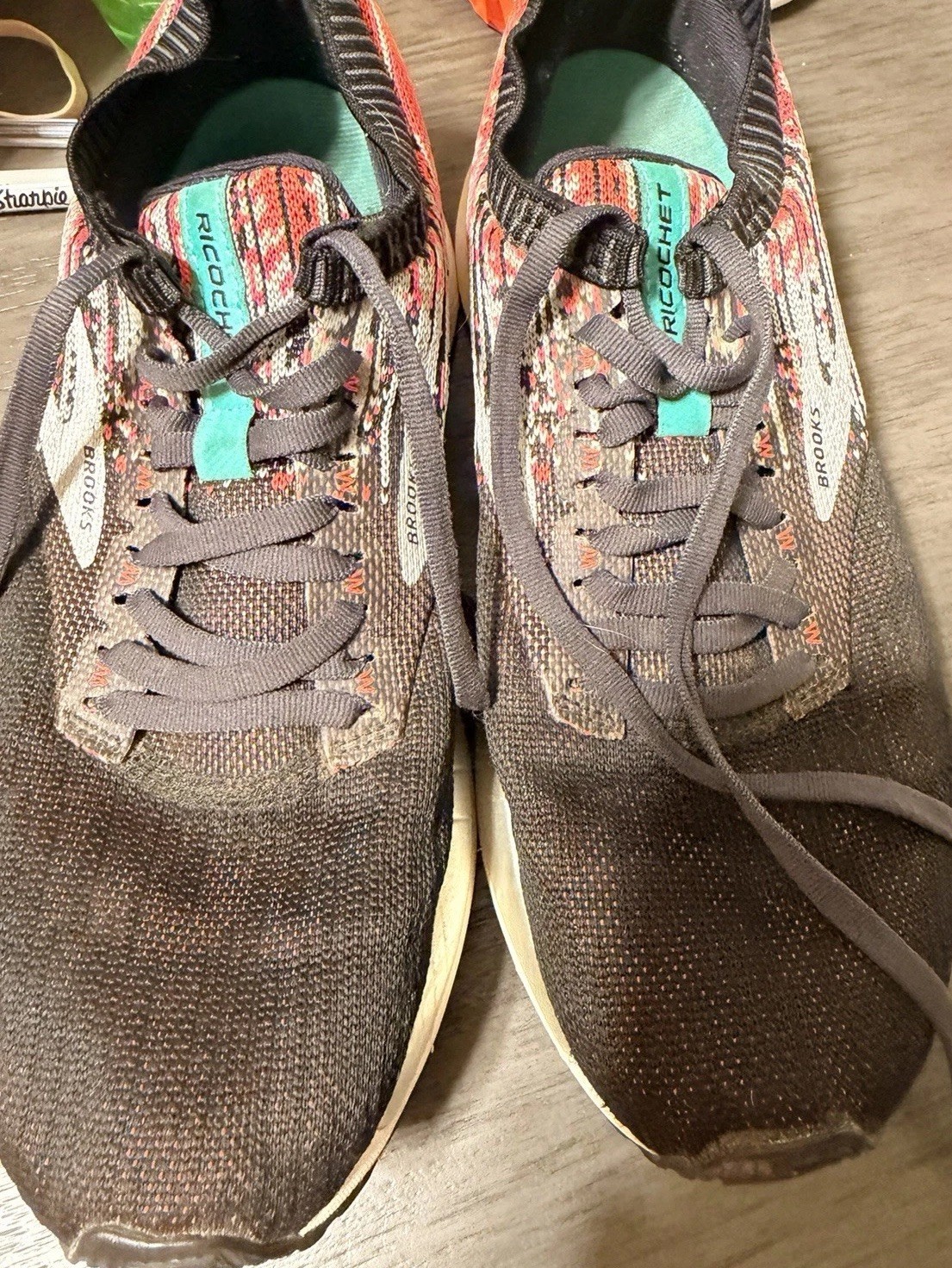Size 9.5 – Brooks Ricochet Black Pink Aqua