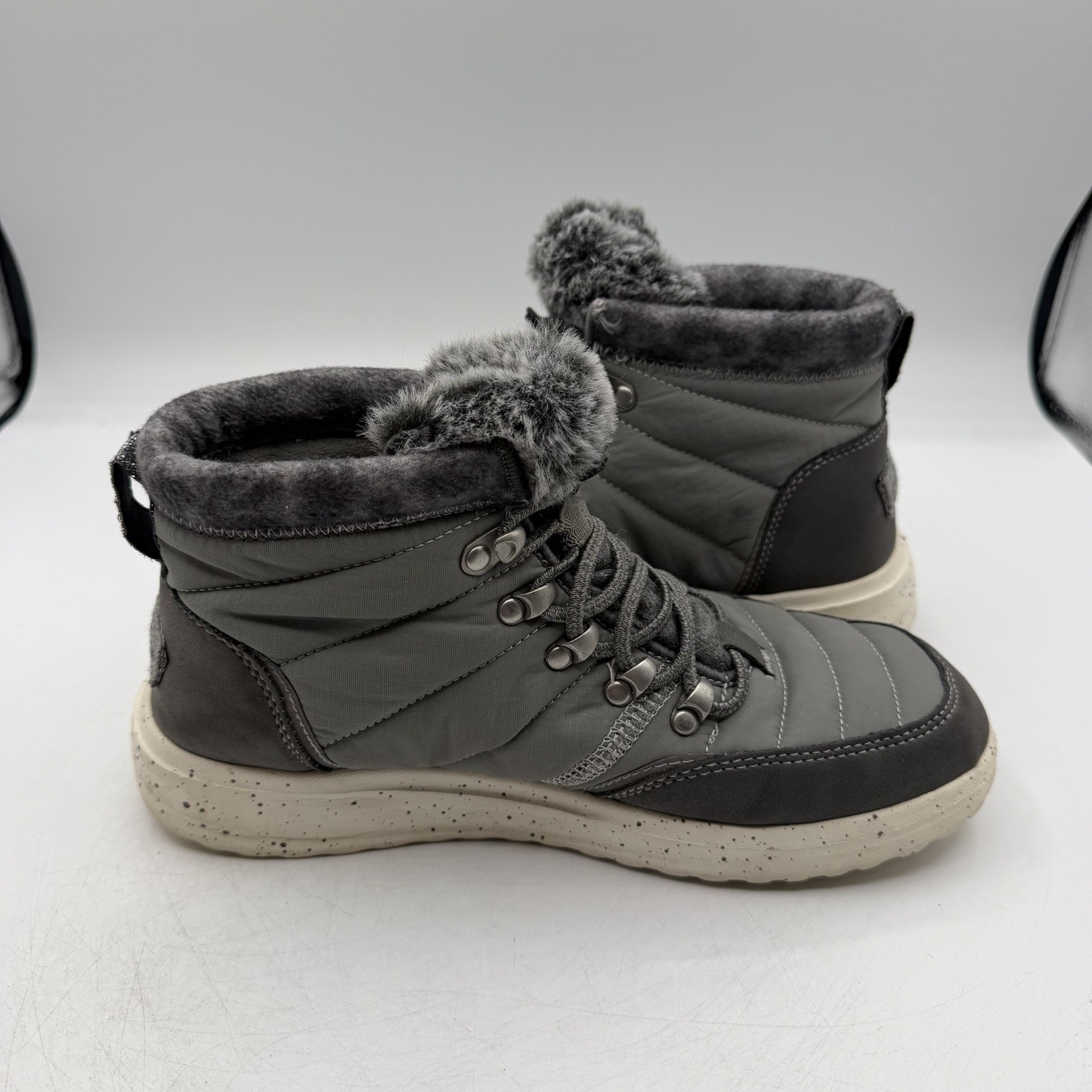 Hey Dude Brandy Boots Womens Sz 7 Grey Pull On Lined Ankle Booties