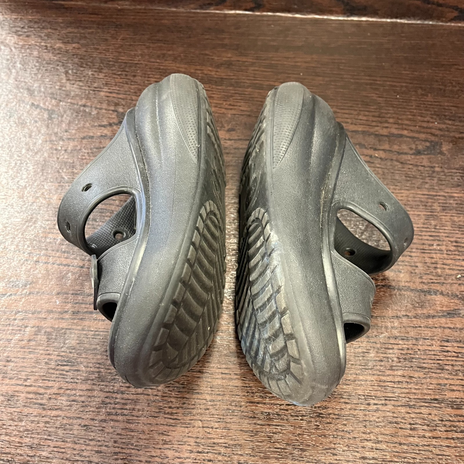 Crocs Classic Crush Sandal Unisex Size W6 M4 Black Platform Slide EVA 207670
