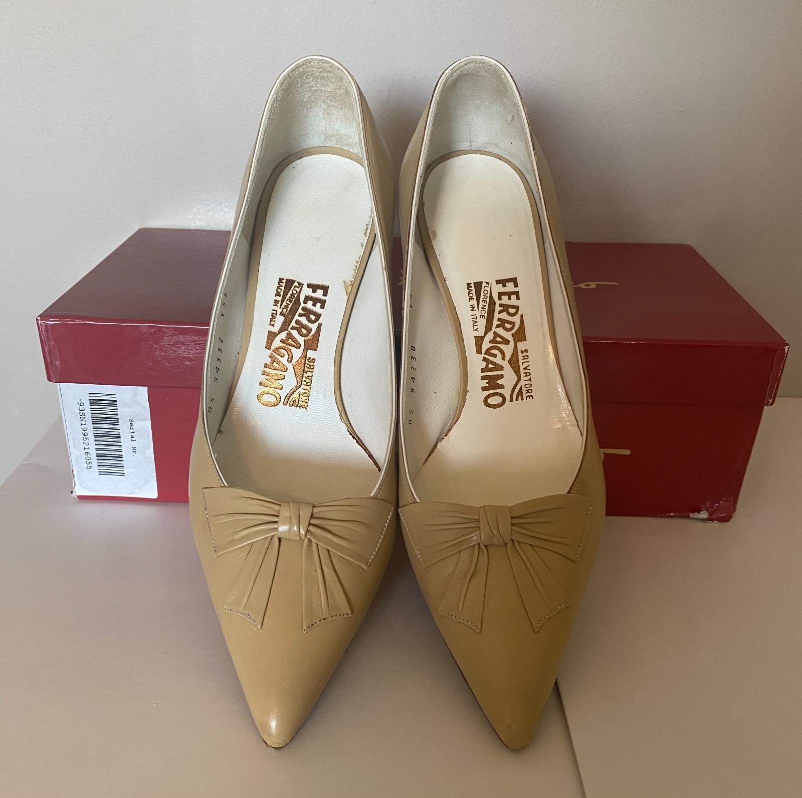 Vintage Salvatore Ferragamo Calfskin Leather «Carla» Kitten Heels Size 5 1/2