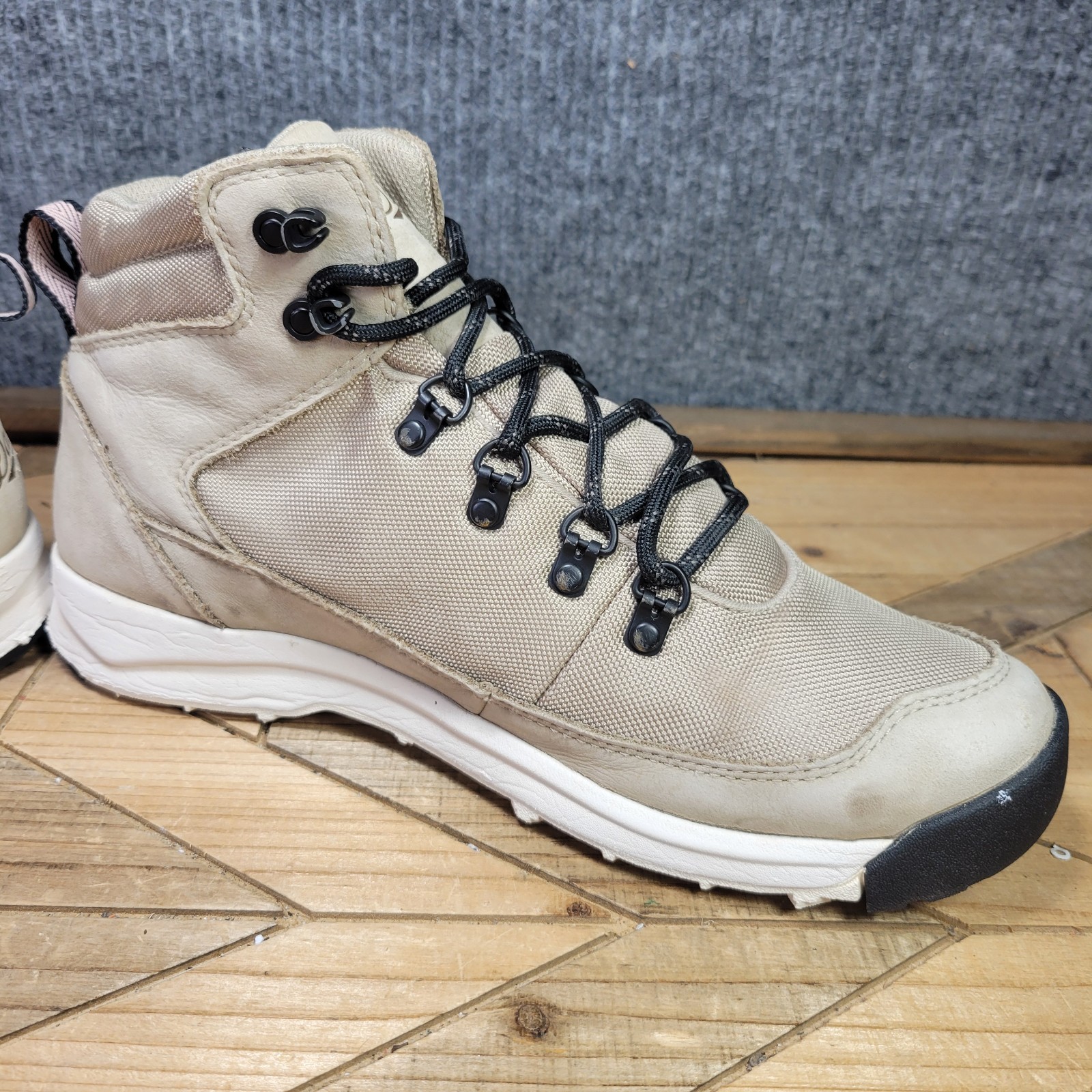 Danner Adrika Hiker Women’s 10 Hiking Boots Plaza Taupe Leather Ankle Lace Up