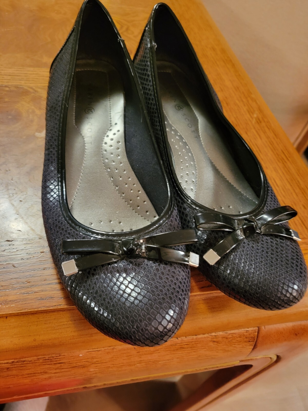 Shallow Toe Wedge Heel Comfort Business Shoes By Karen Scott Sz 9 Very Clean!!