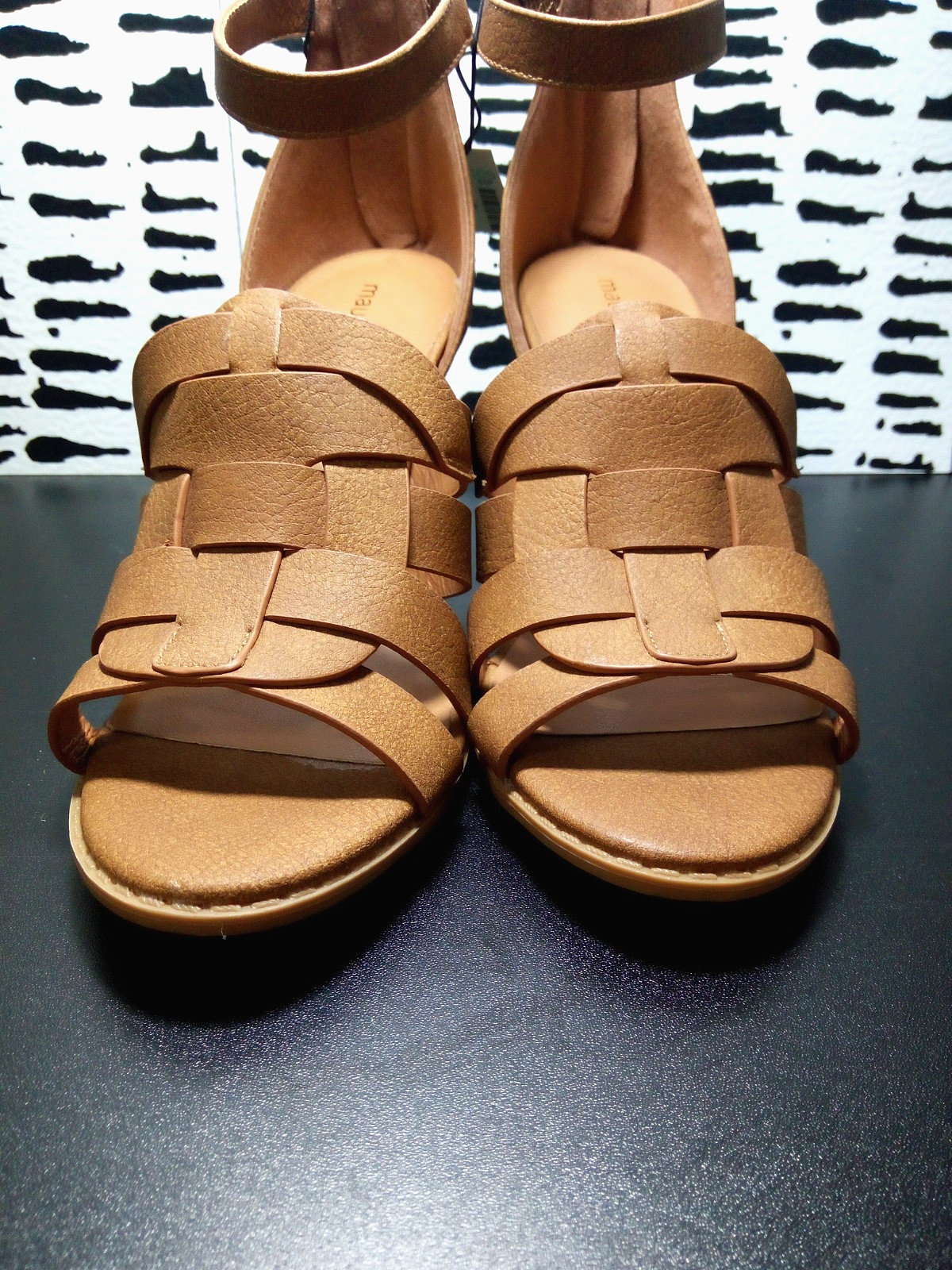 Maurices Brandy Medallion Block Heel Sandals Shoes Open Toe Women’s 8.5