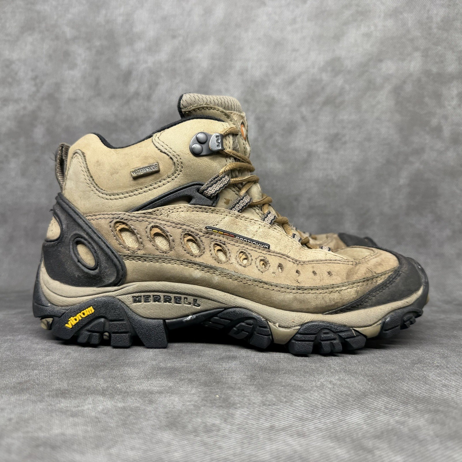 Merrell Pulse II Mid Brown and Gray, Goretex, Vibram Hiking Boots Women’s 8