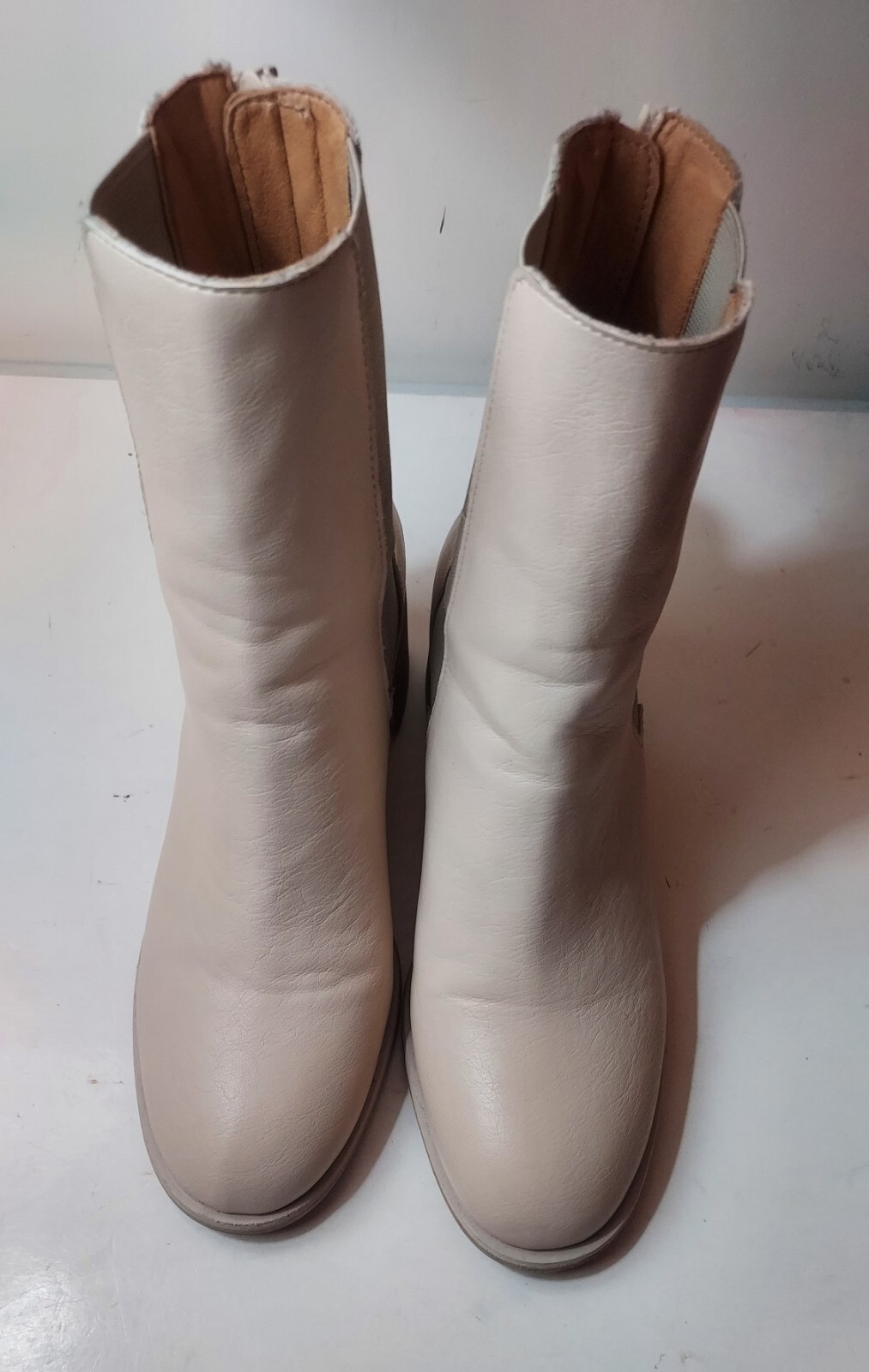 OASIS SOCIETY Ivory TexturedElastic Side/BackZip Pointed Toe Ankle Boots WMN 7M
