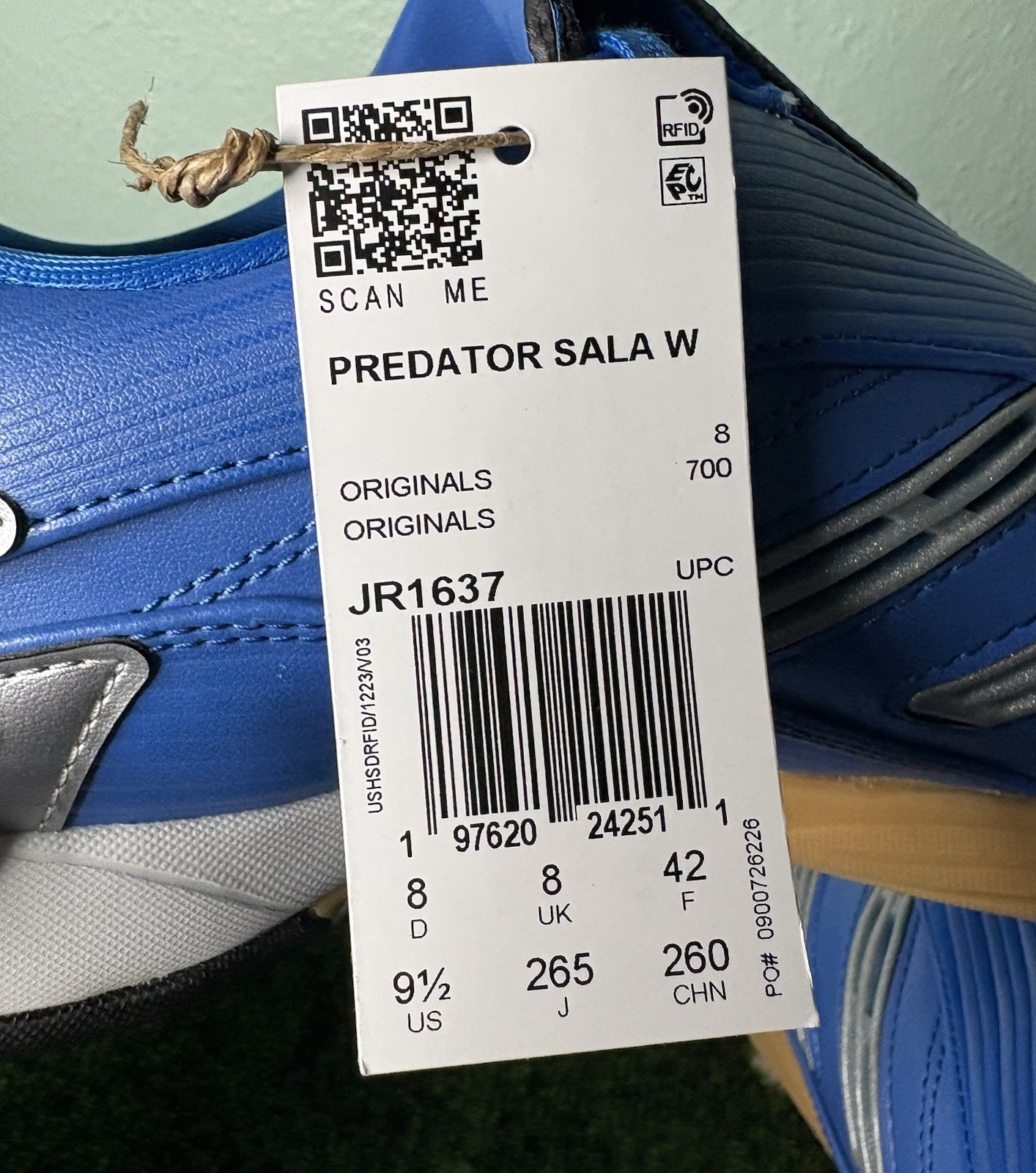 US Women’s 9.5/Men’s 8.5 – Adidas Predator Sala «Blue Silver Metallic Gum»