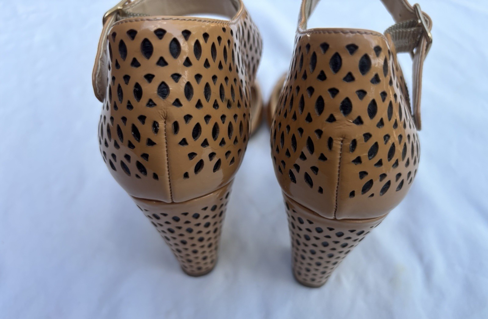 J Crew Women’s Perforated Sandals with Cut-Outs. Peach/Tan.Size 9.Made in Italy