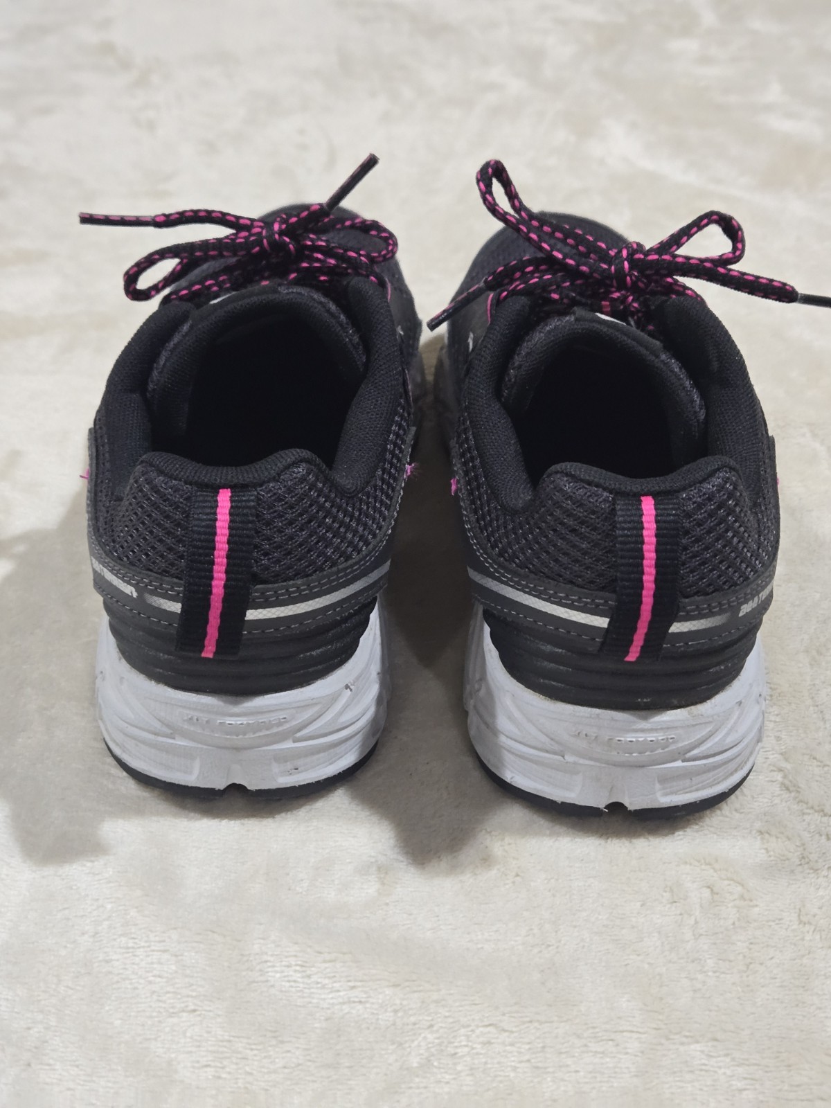 New Balance 573 All Terrain Womens 8 D Wide Trail Running Shoes Black Pink