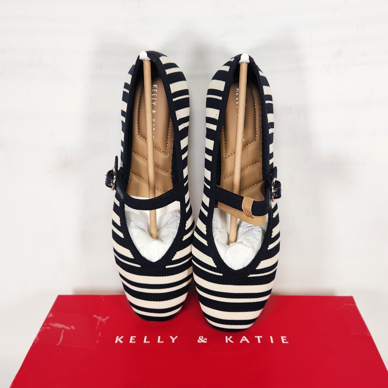 7.5 WOM – Kelly & Katie Tajah – Navy / Off White Stripe Knit