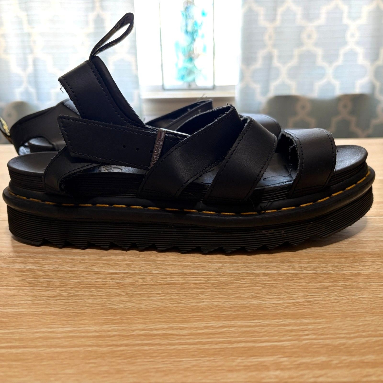 Dr. Martens Blaire Platform Sandals Strappy Size 10