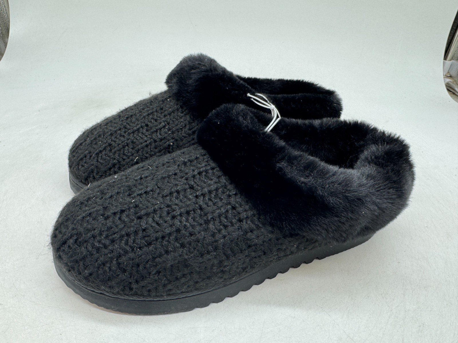 Dearfoams Slippers Women’s Black Knit Lined Slip-On Closed Toe – Medium (7-8)