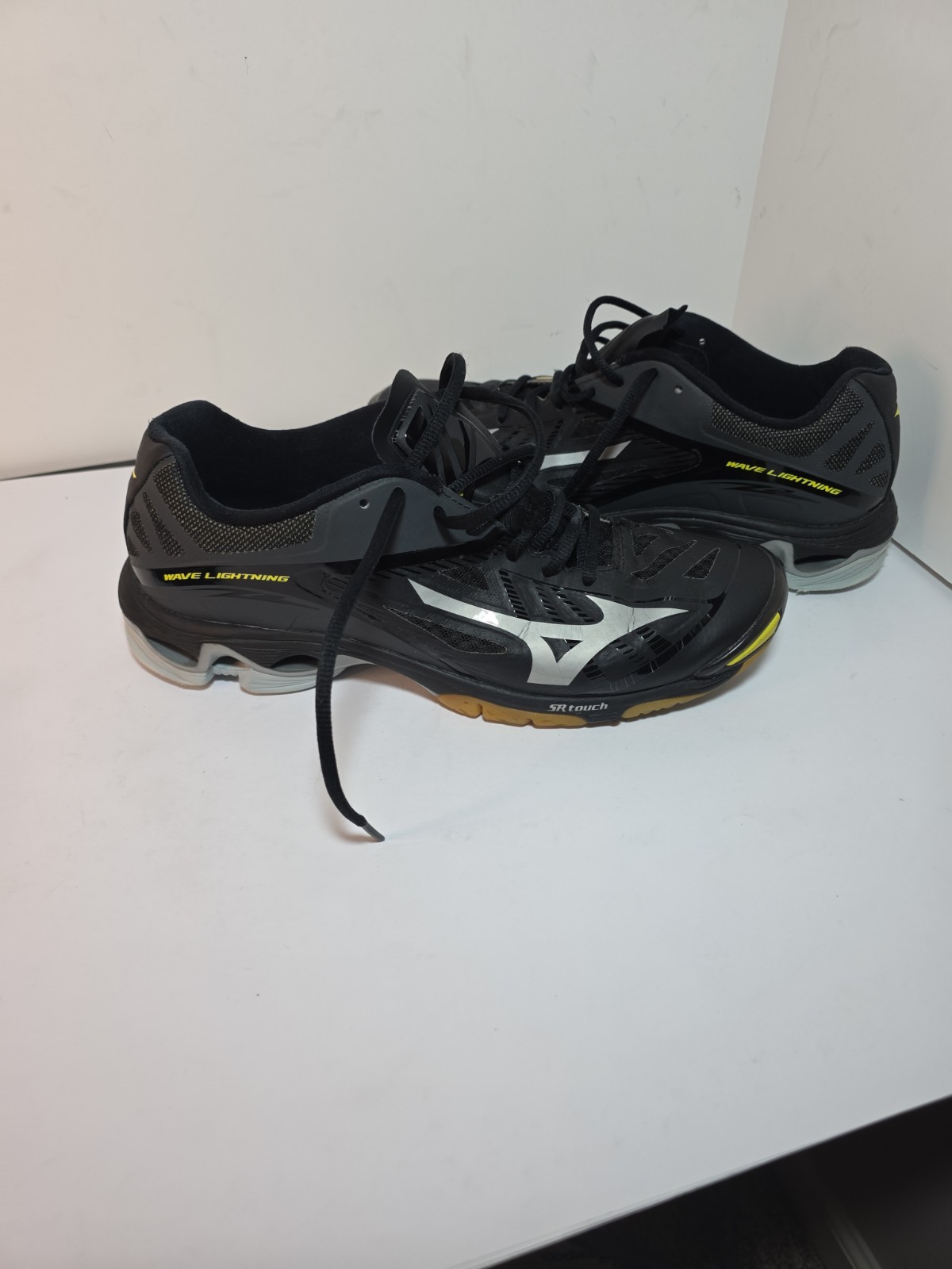 Mizuno Wave Lightning Z Volleyball Shoes Black Silver Yellow US Size W11