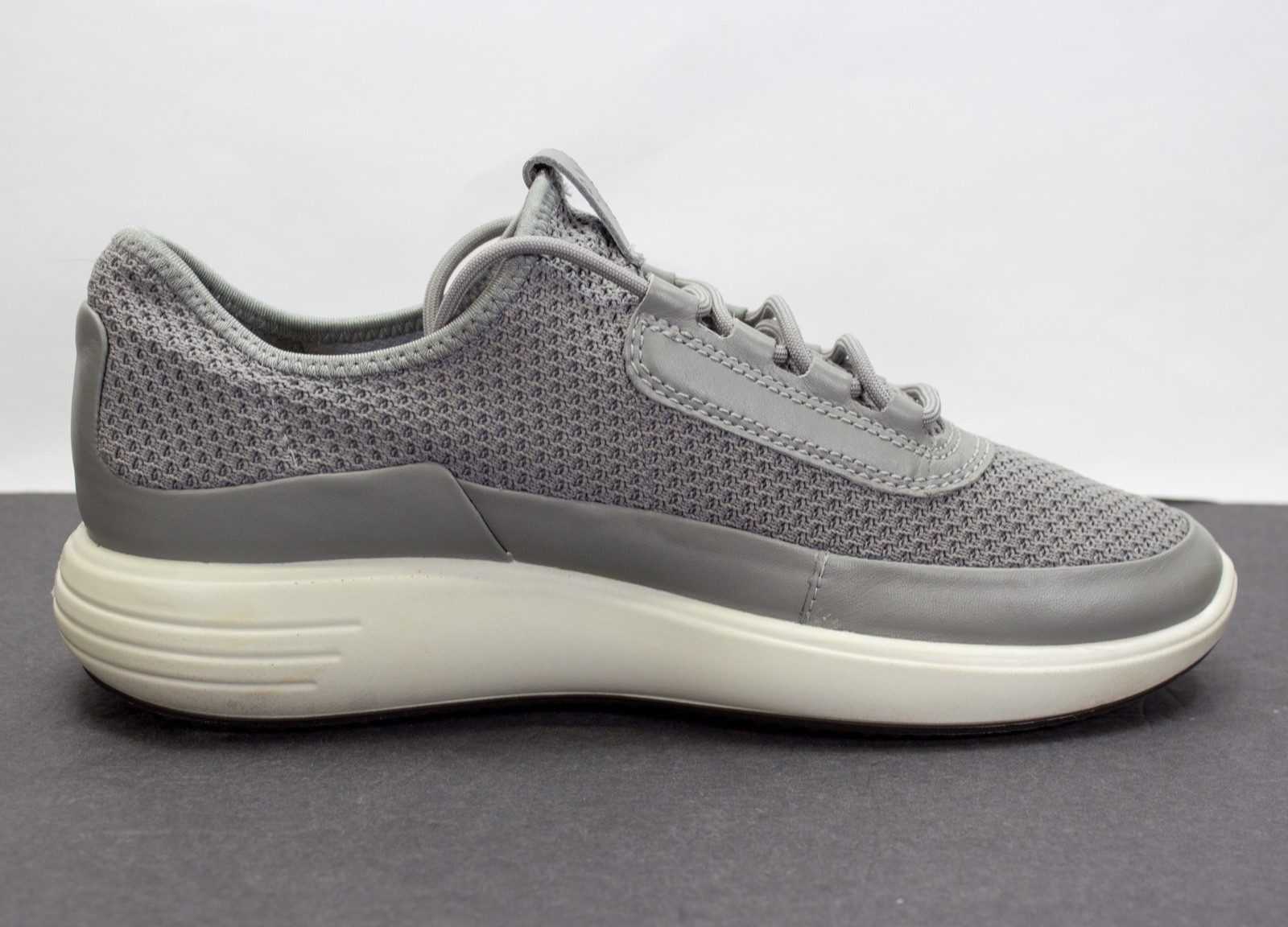 Ecco Soft 7 Runner Womens EU 40 US 9 Gray Lace Up Low Top Casual Shoes Sneakers