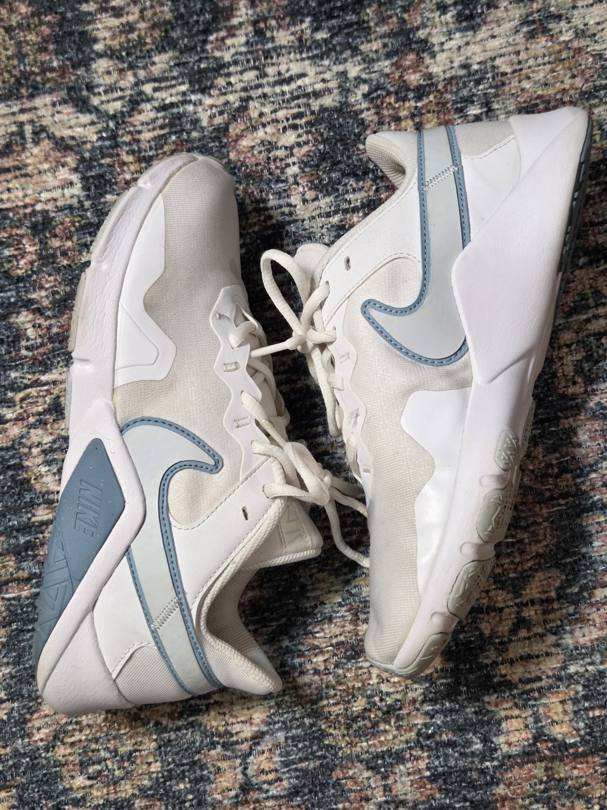 Nike Legend Essential 2 Women’s Training Shoes Size 7 White Blue CQ9545-101