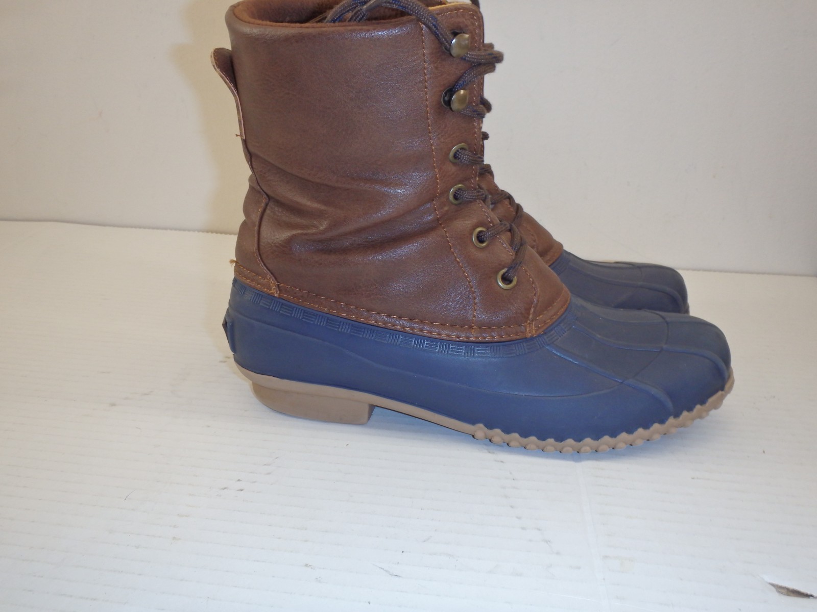 London Fog Womens Boots sz 7 Wonder Cold Weather Duck Waterproof # H677