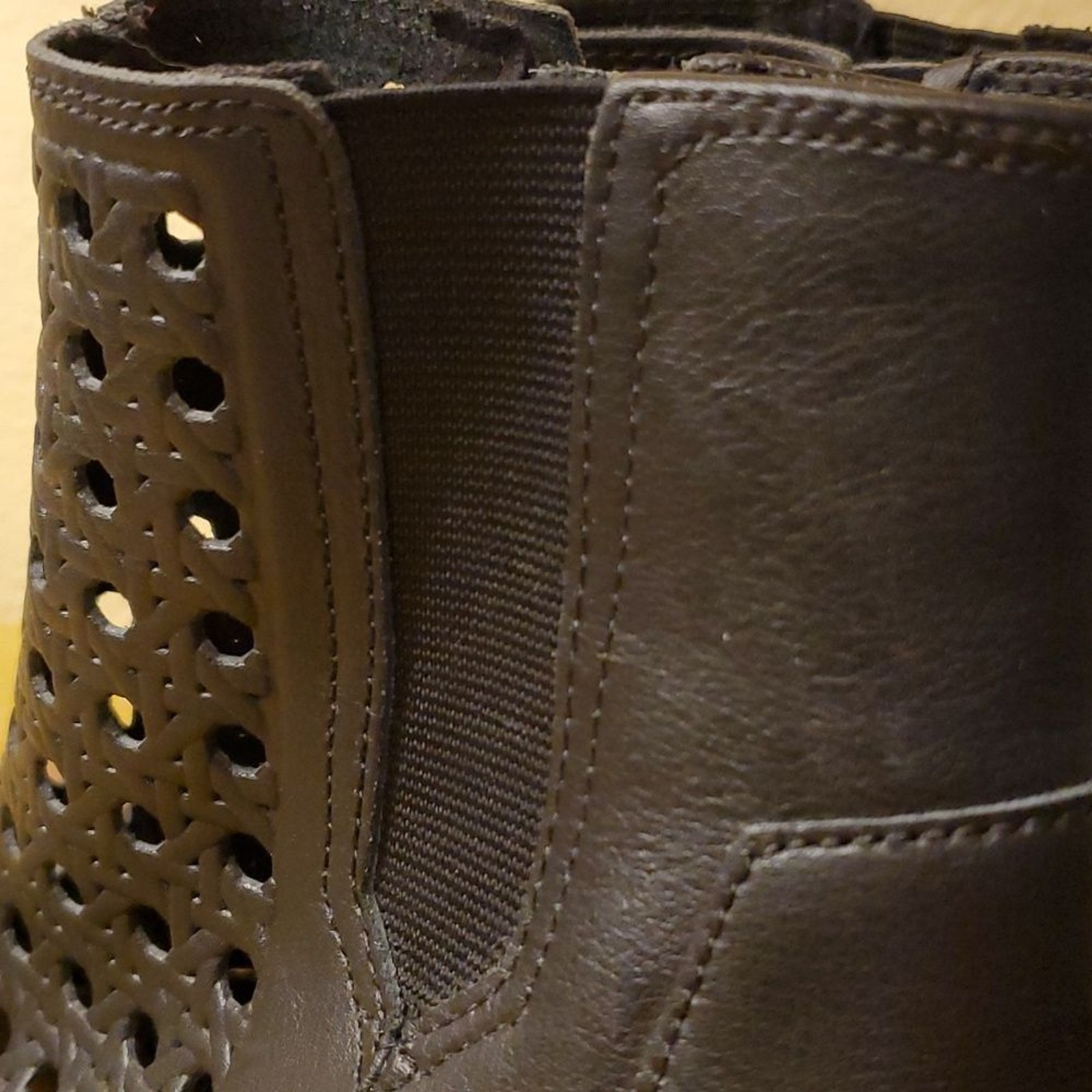 9.5 Toms Majorca Black Ankle Booties style #301214